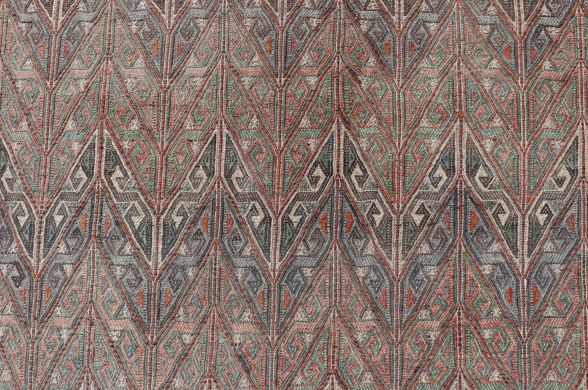 Alfombra Kilim Turca Vintage con Diseño Geométrico en Cálidos Tonos Terrosos 6'8 x 10'4 en venta 3