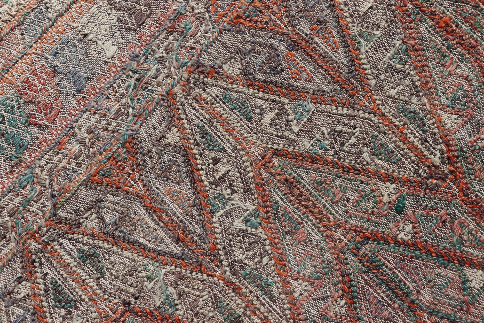 Alfombra Kilim Turca Vintage con Diseño Geométrico en Cálidos Tonos Terrosos 6'8 x 10'4 en venta 5