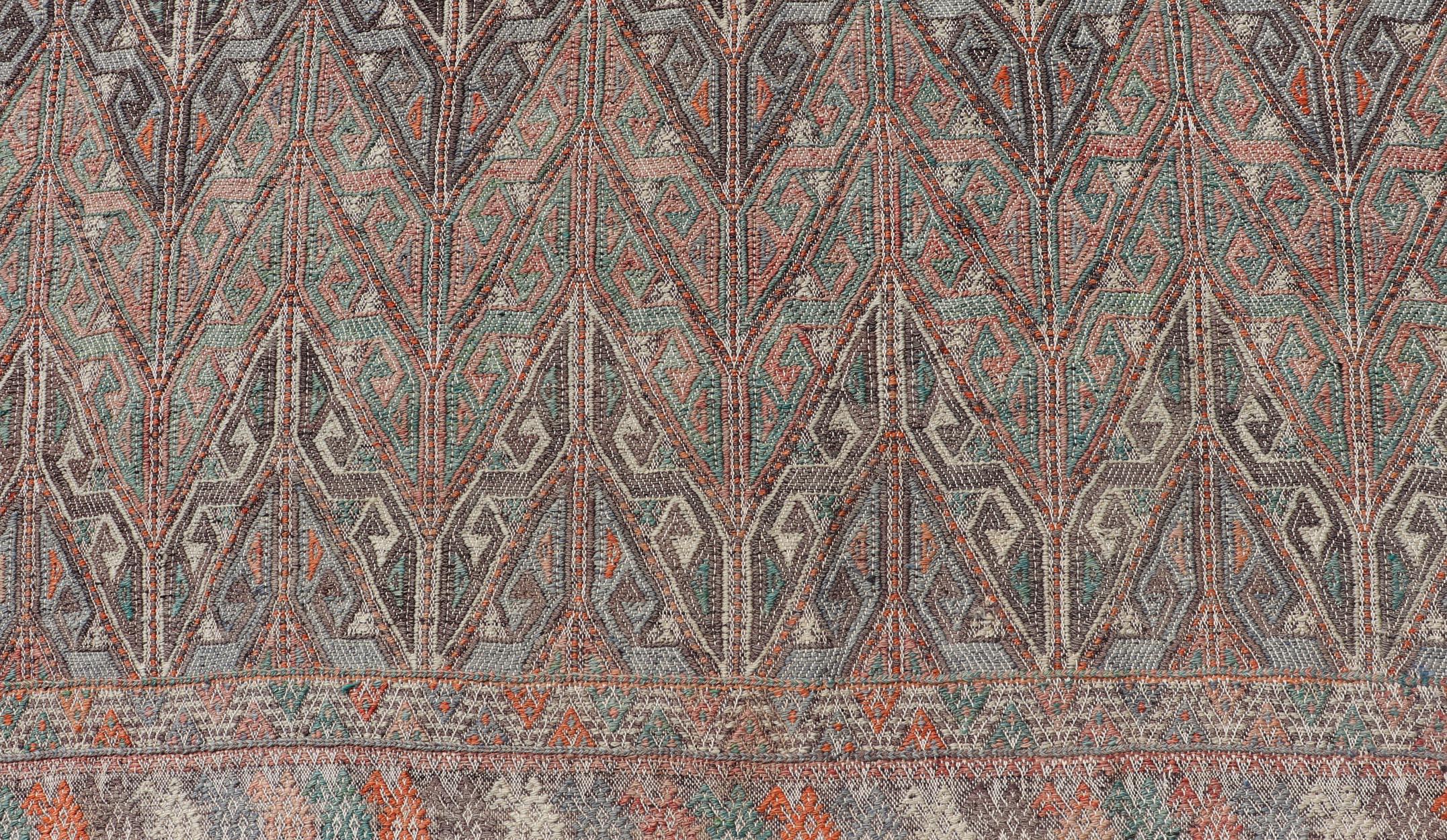 Alfombra Kilim Turca Vintage con Diseño Geométrico en Cálidos Tonos Terrosos 6'8 x 10'4 en venta 2
