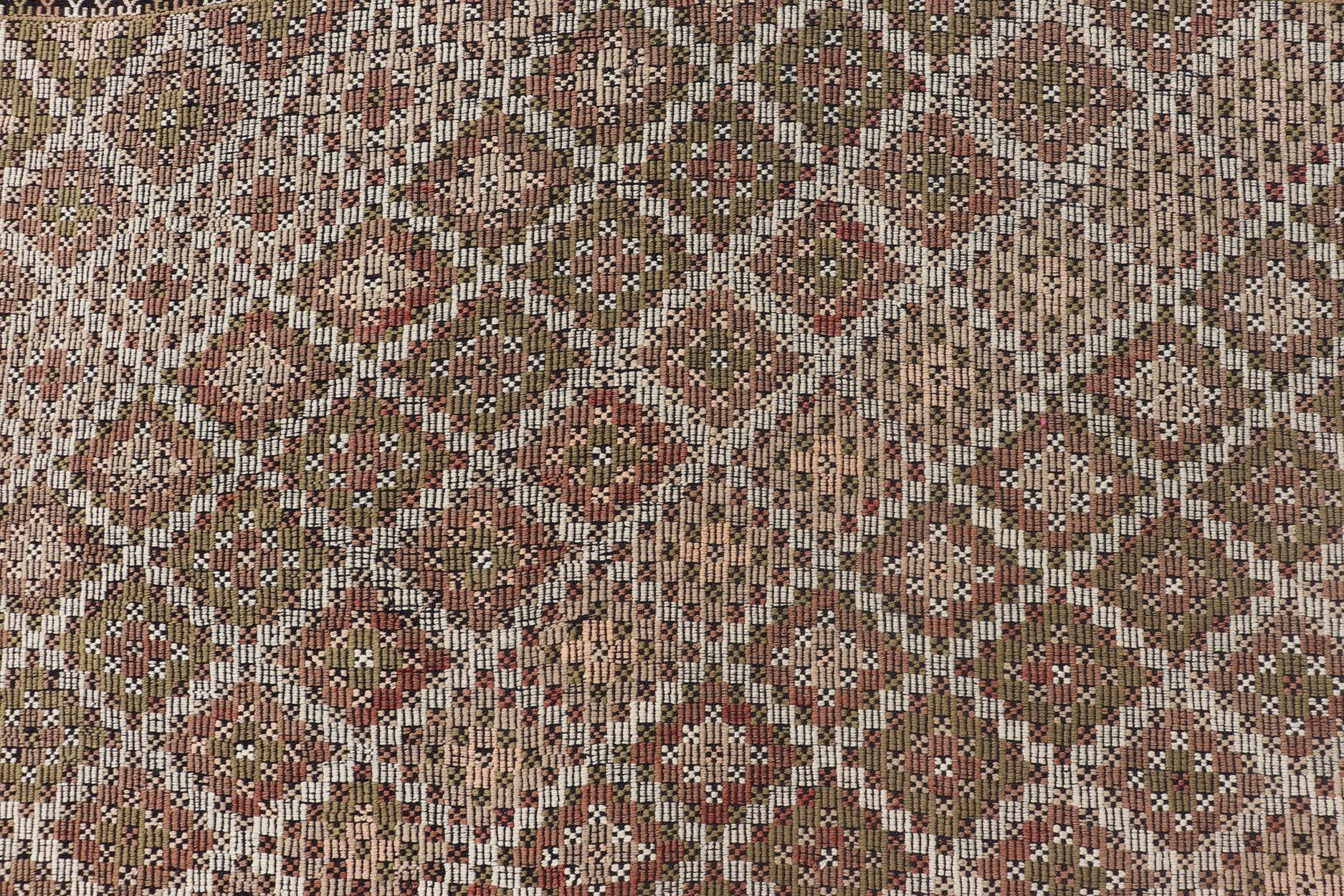 Turc Tapis Kilim turc vintage avec motifs géométriques de diamants 7'6 x 9'0 en vente