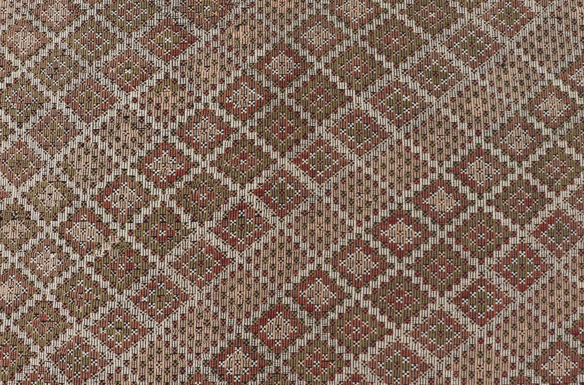 Tapis Kilim turc vintage avec motifs géométriques de diamants 7'6 x 9'0 Bon état - En vente à Atlanta, GA