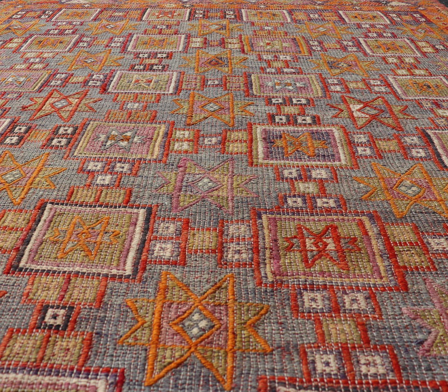 Turc Rug & Kilim turc vintage avec motifs géométriques et teintes vibrantes 6'0 x 8'4 en vente