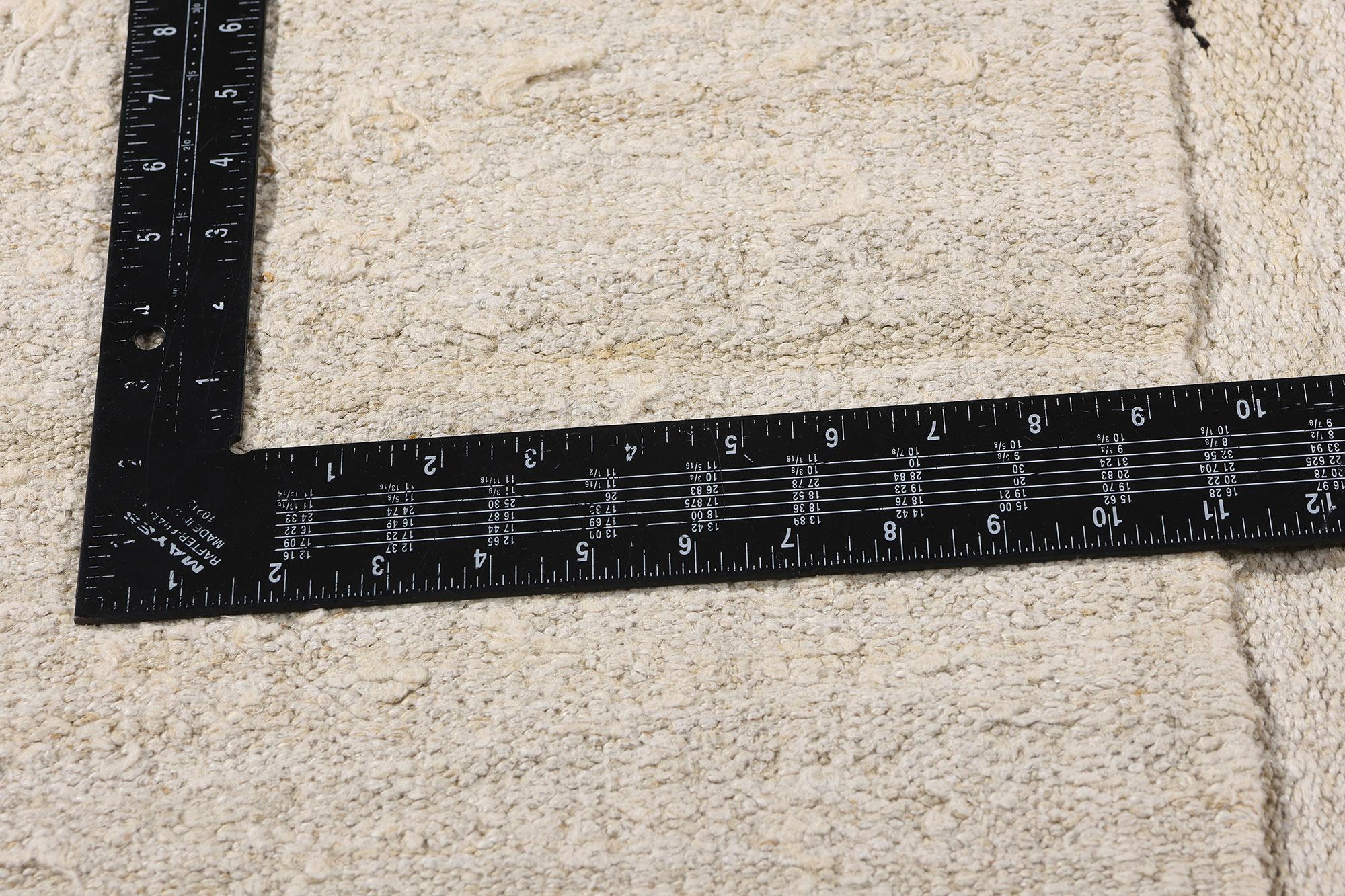 Wool 1970's Turkish Kilim Rug with International Minimalist Style For Sale