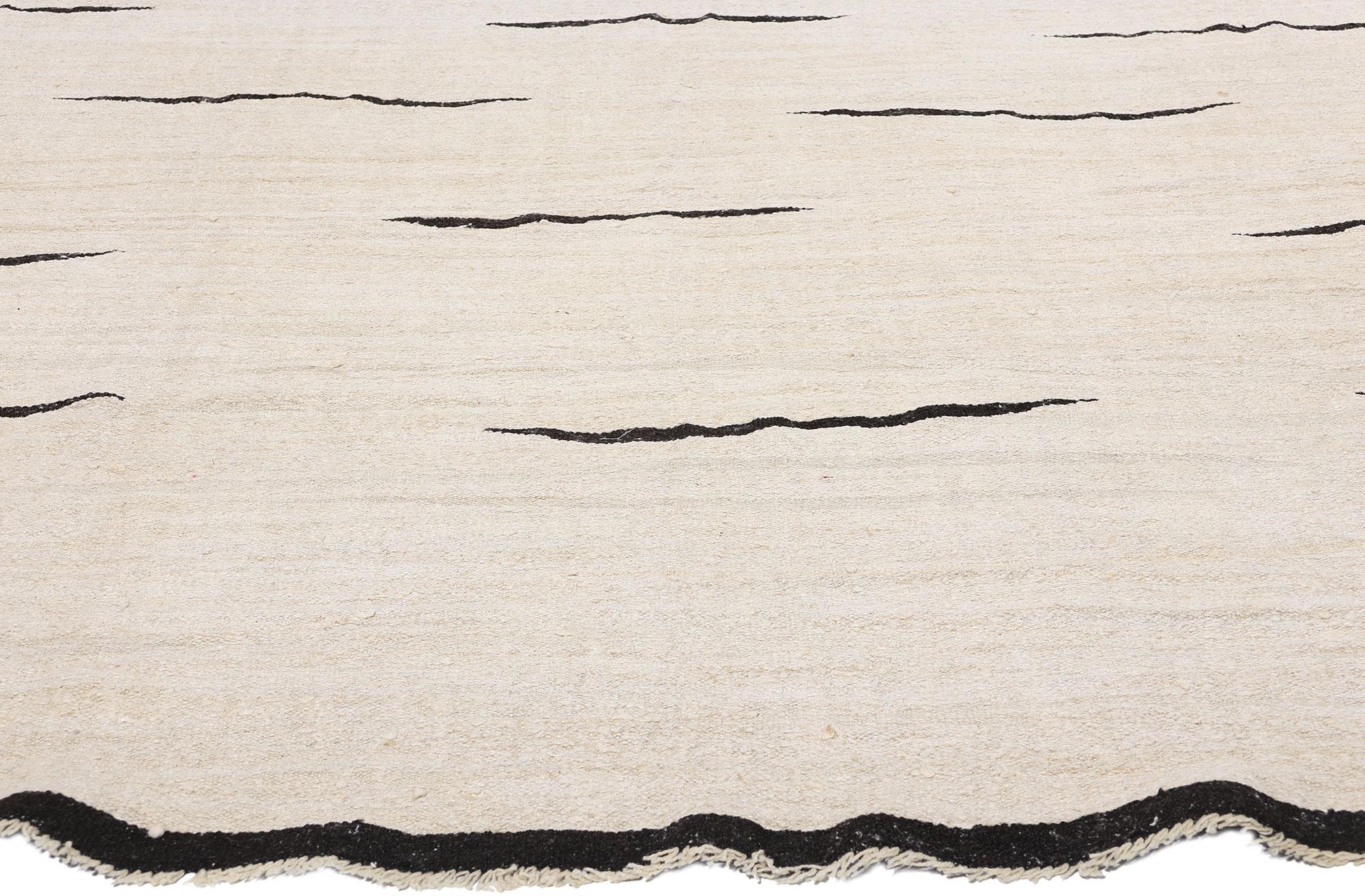 1970's Turkish Kilim Rug with International Minimalist Style In Good Condition For Sale In Dallas, TX