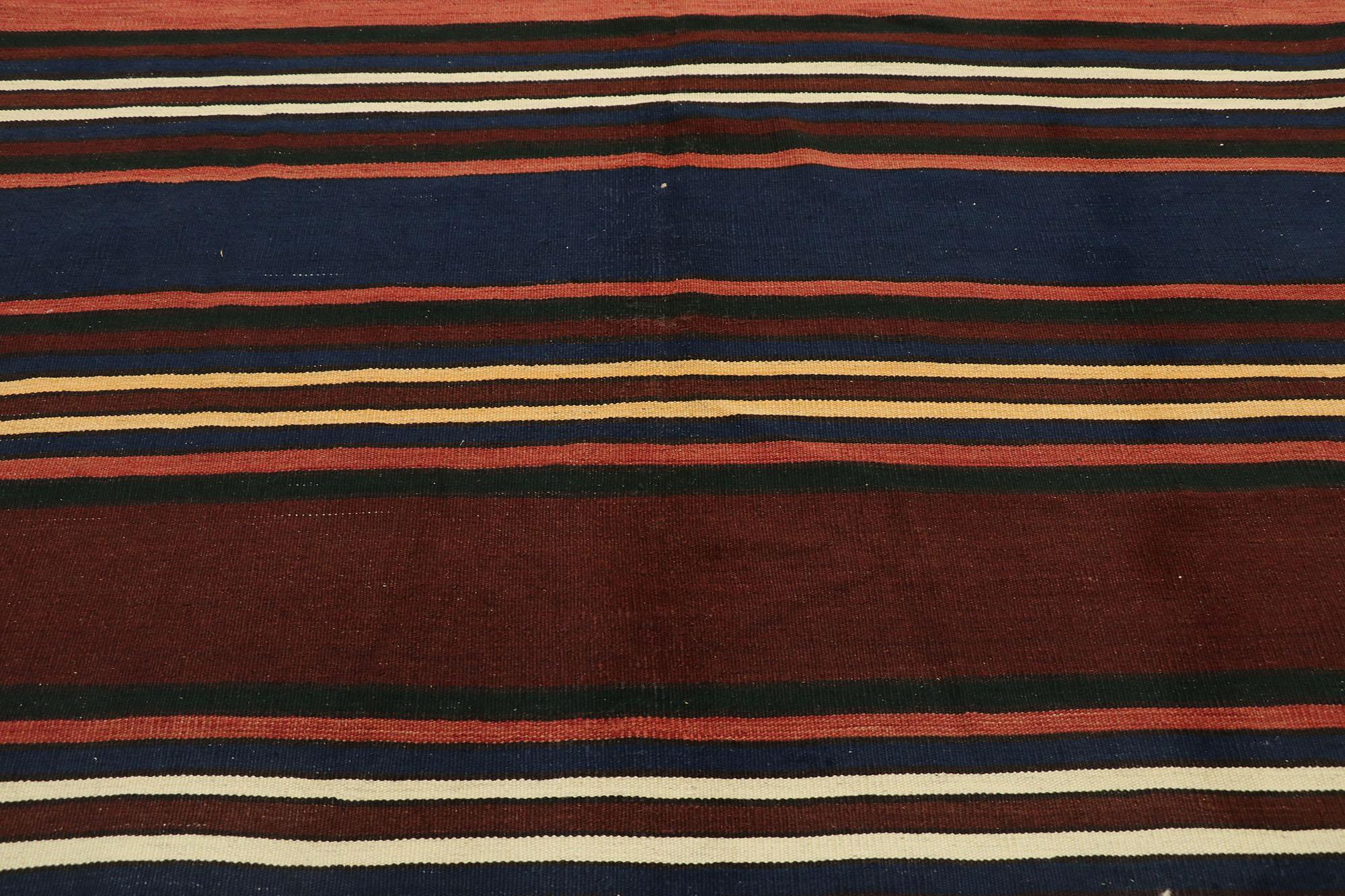Vintage Turkish Kilim Rug with Modern Cabin Adirondack Style In Good Condition For Sale In Dallas, TX