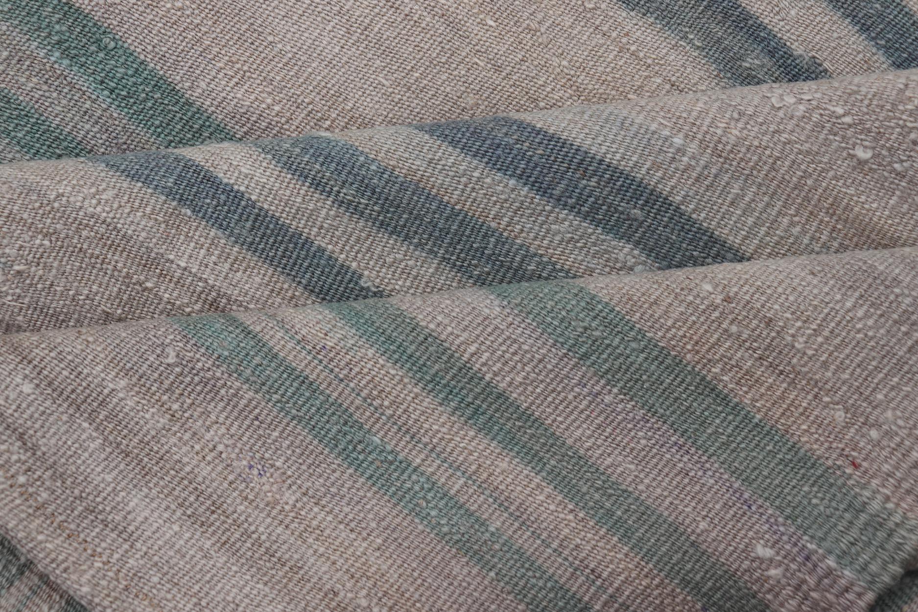 Vintage Rug & Kilim turco a strisce verdi e blu 4'10 x 6'7 in vendita 4