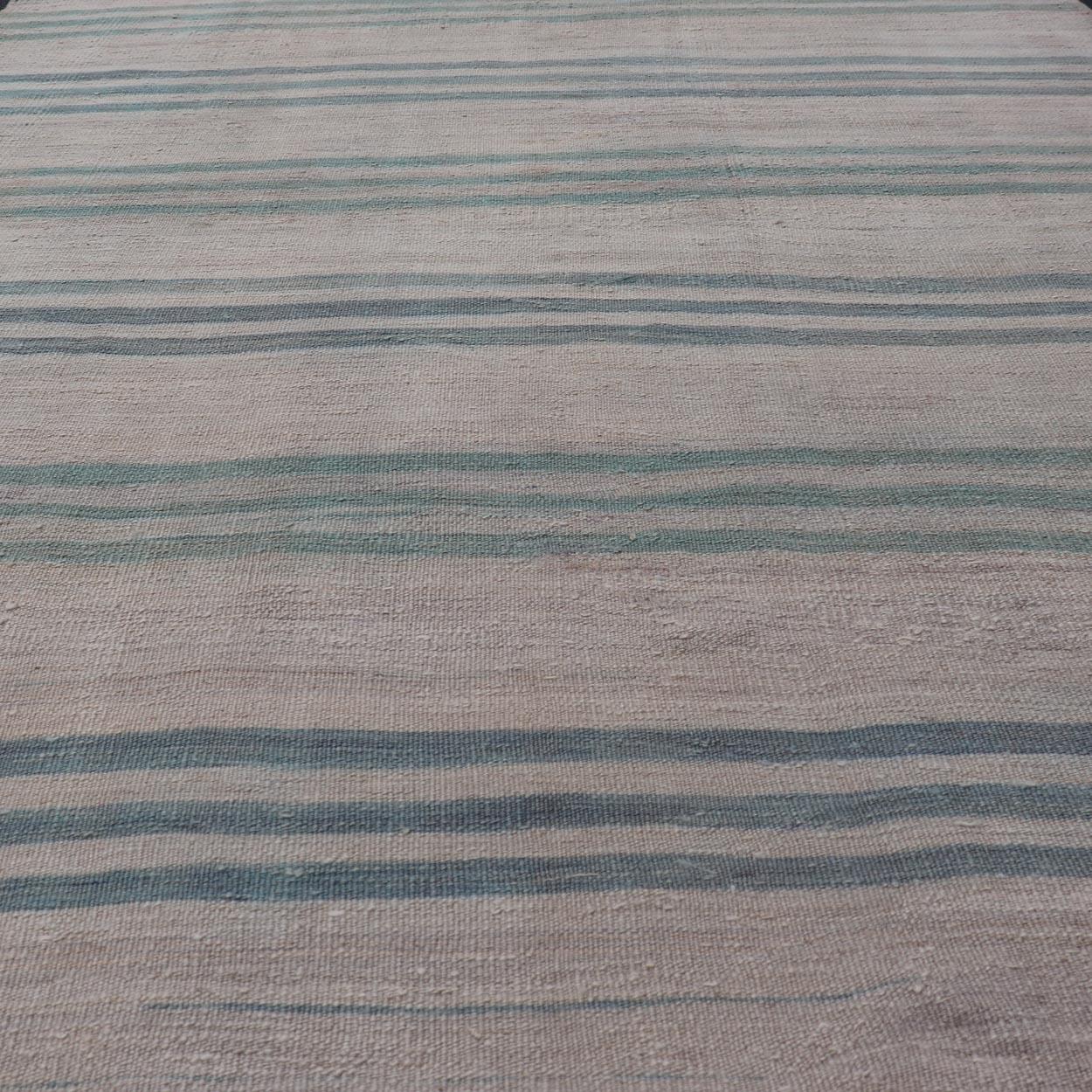 Turco Vintage Rug & Kilim turco a strisce verdi e blu 4'10 x 6'7 in vendita