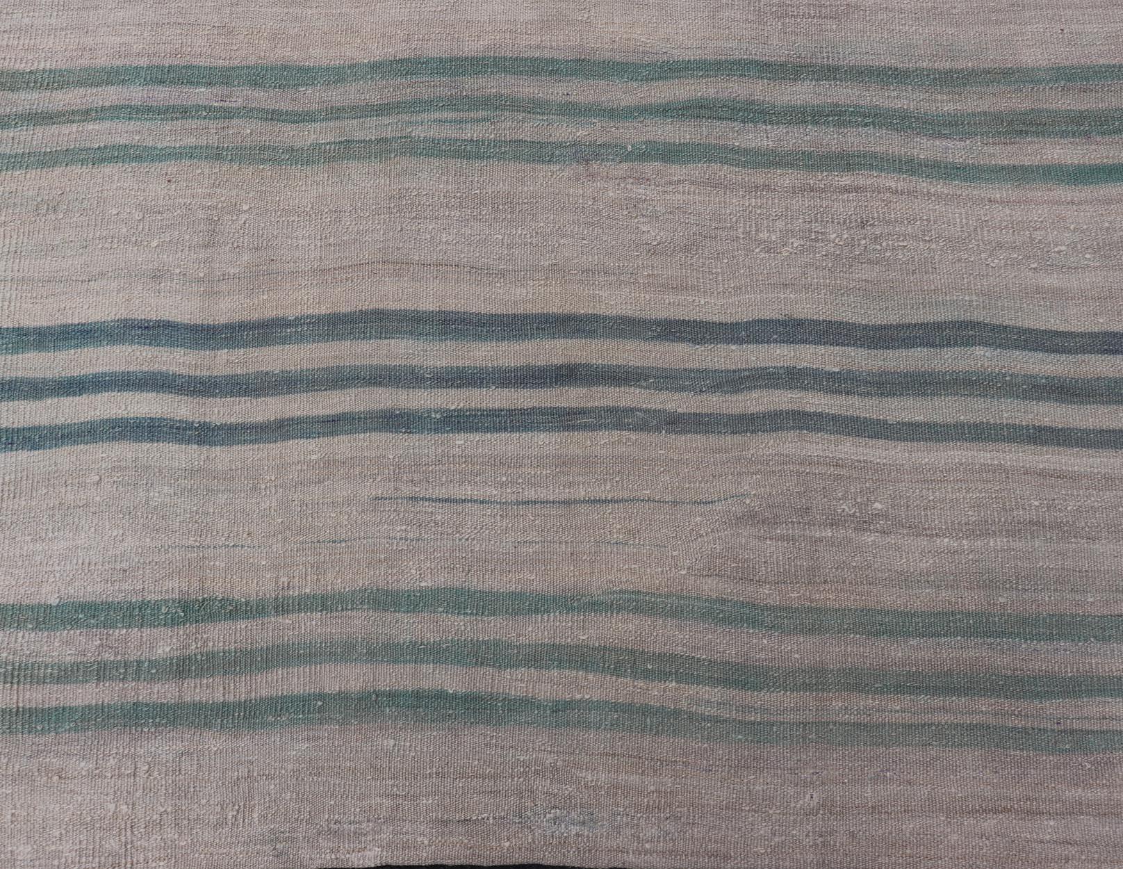 Tessuto a mano Vintage Rug & Kilim turco a strisce verdi e blu 4'10 x 6'7 in vendita
