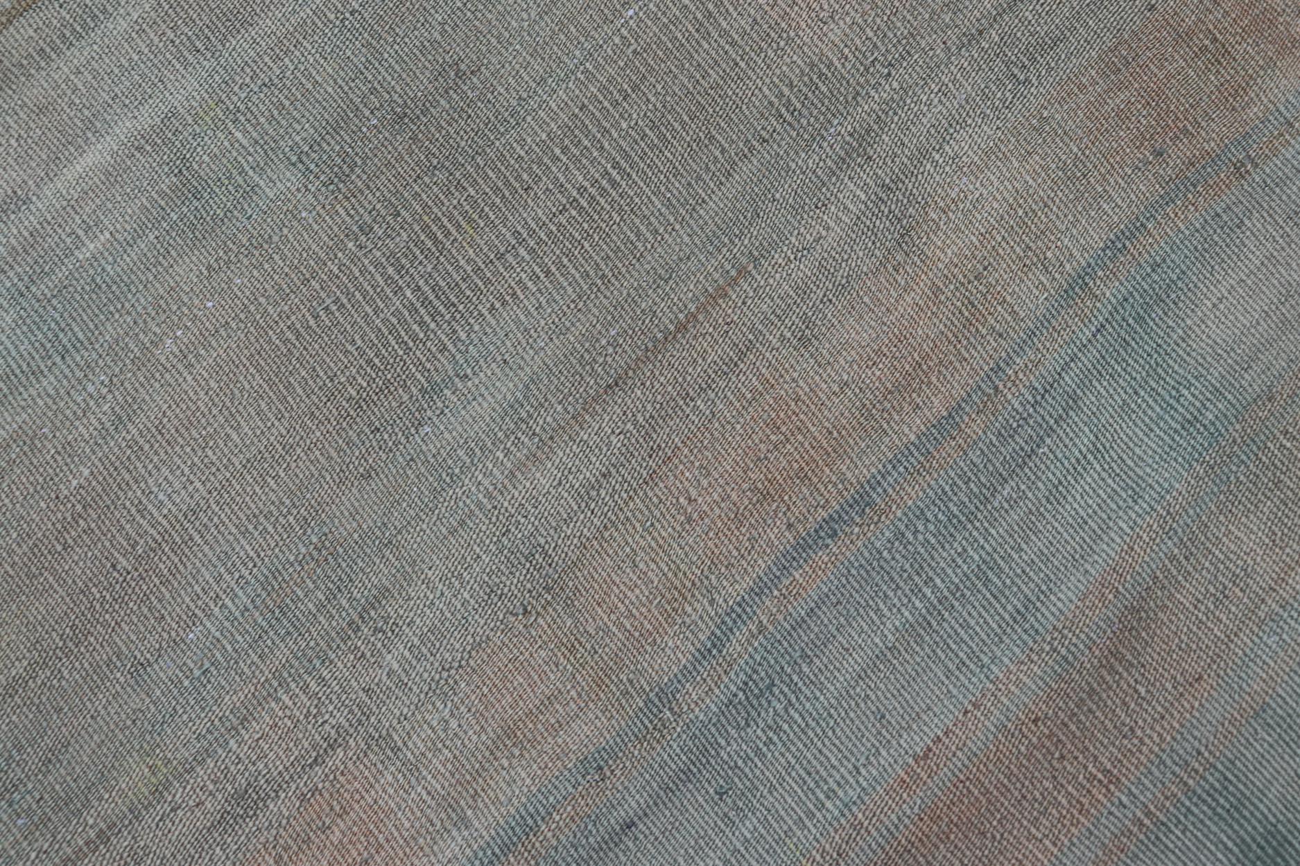 XX secolo Rug & Kilim turco vintage con sottili toni pastello 5'2 x 6'4 in vendita