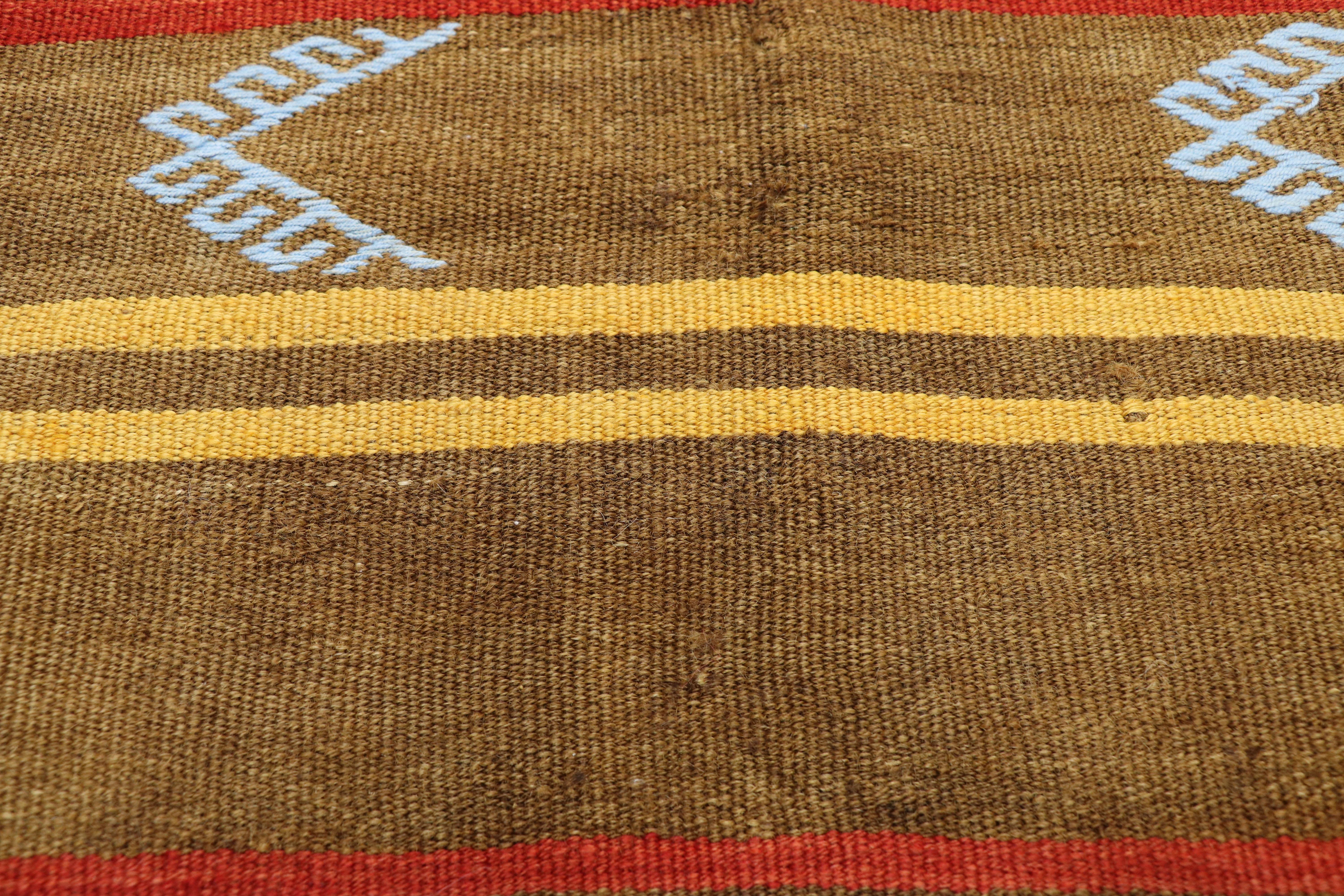 Vintage Turkish Kilim Rug with Bohemian Tribal Design and Modern Cabin Style In Good Condition For Sale In Dallas, TX