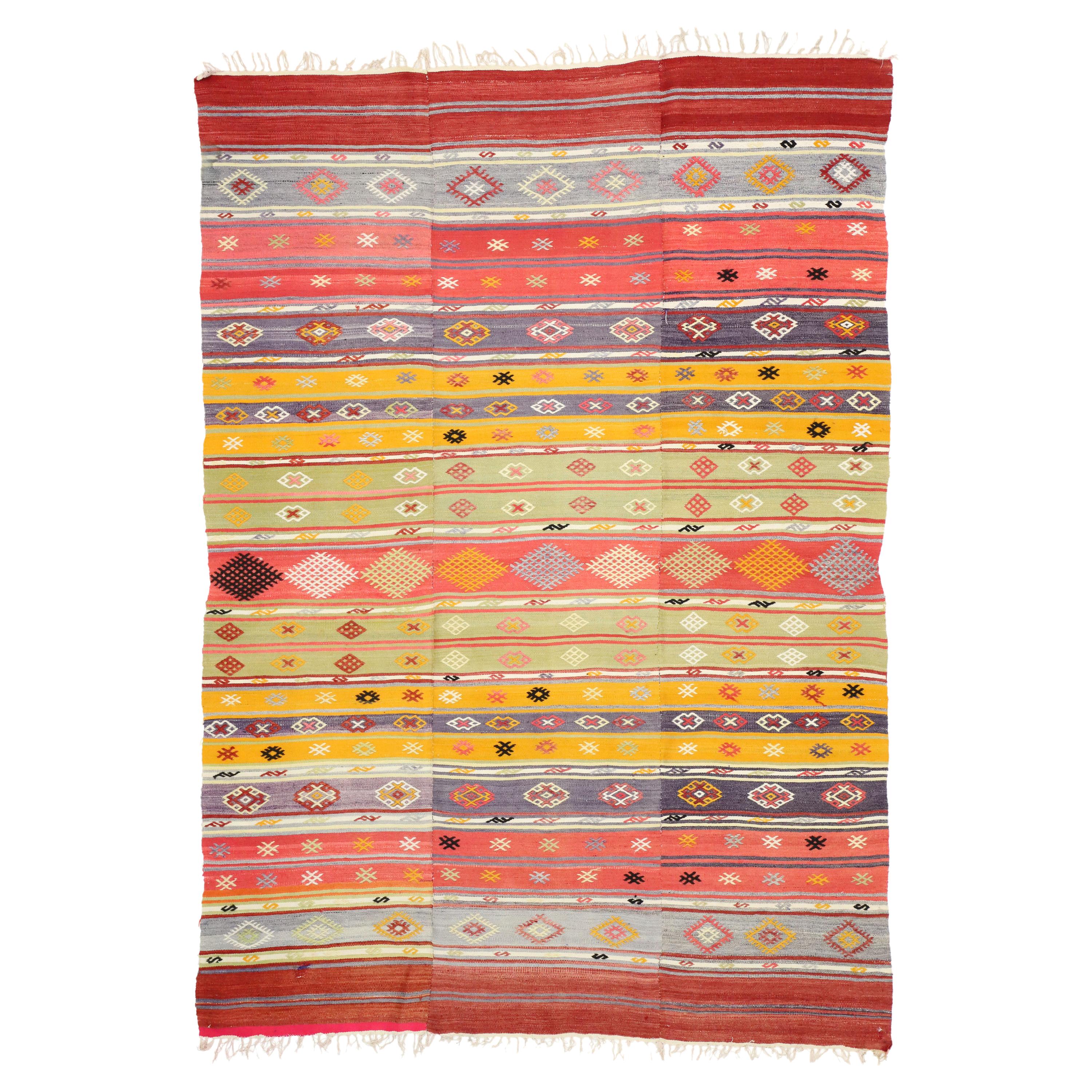 Vintage Turkish Kilim Rug with Tribal Style Boho Chic Flat-Weave Kilim Rug For Sale