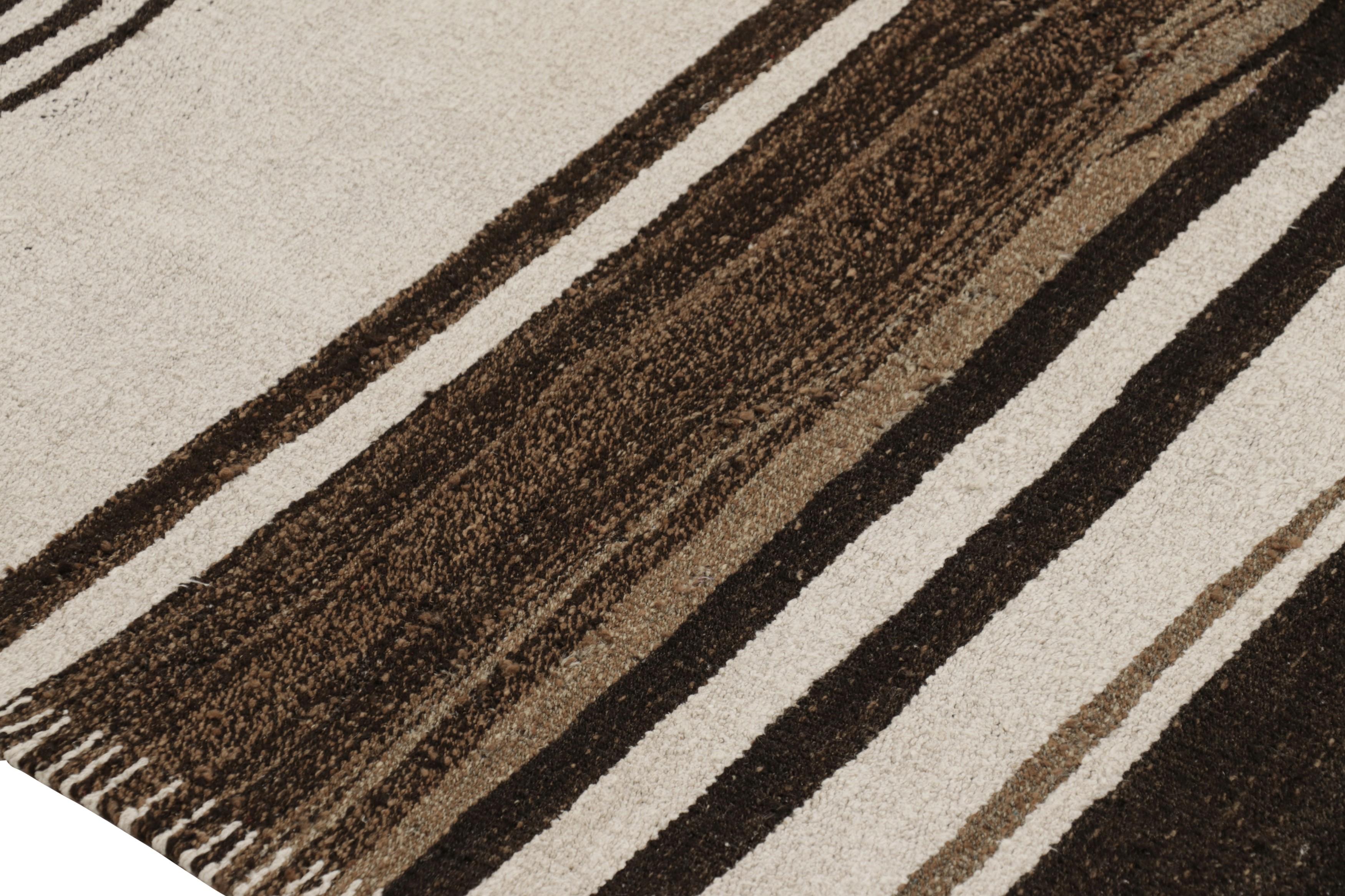 Türkischer Vintage-Kilim-Läufer in Beige, Grau und Braun gestreift - Rug & Kilim (Wolle) im Angebot