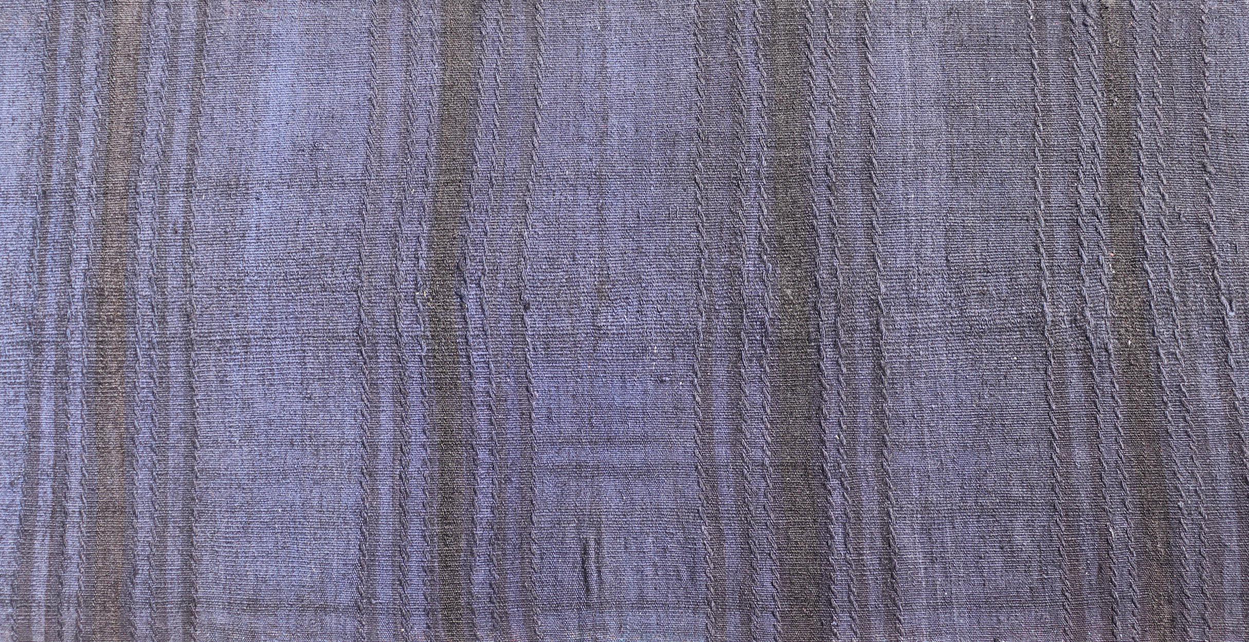 Türkischer Vintage-Kelim-Läufer in Tiefblau und Lila-Ton 2'2 x 7'4 (Wolle) im Angebot