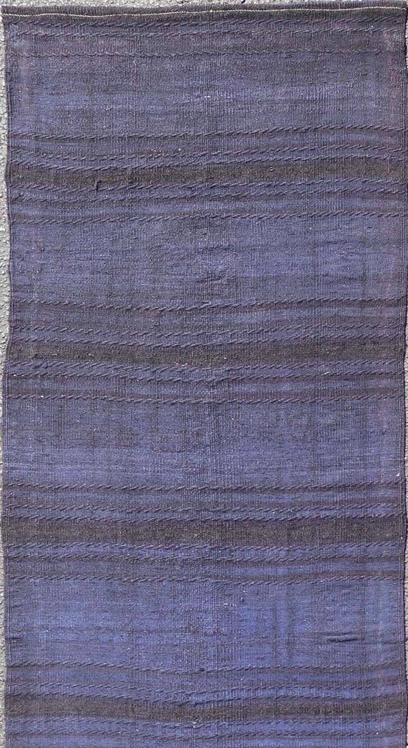 Türkischer Vintage-Kelim-Läufer in Tiefblau und Lila-Ton 2'2 x 7'4 im Angebot 1