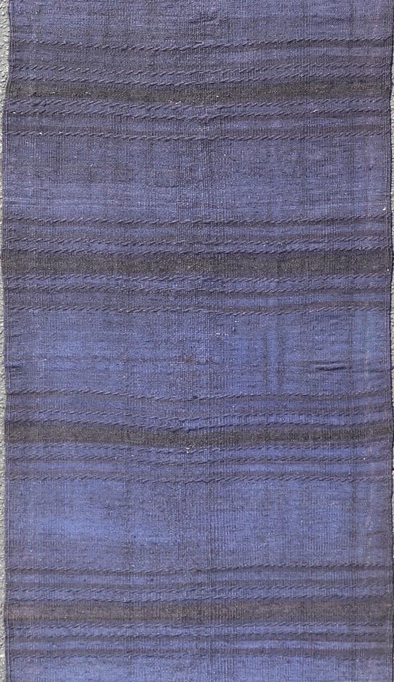 Türkischer Vintage-Kelim-Läufer in Tiefblau und Lila-Ton 2'2 x 7'4 im Angebot 2