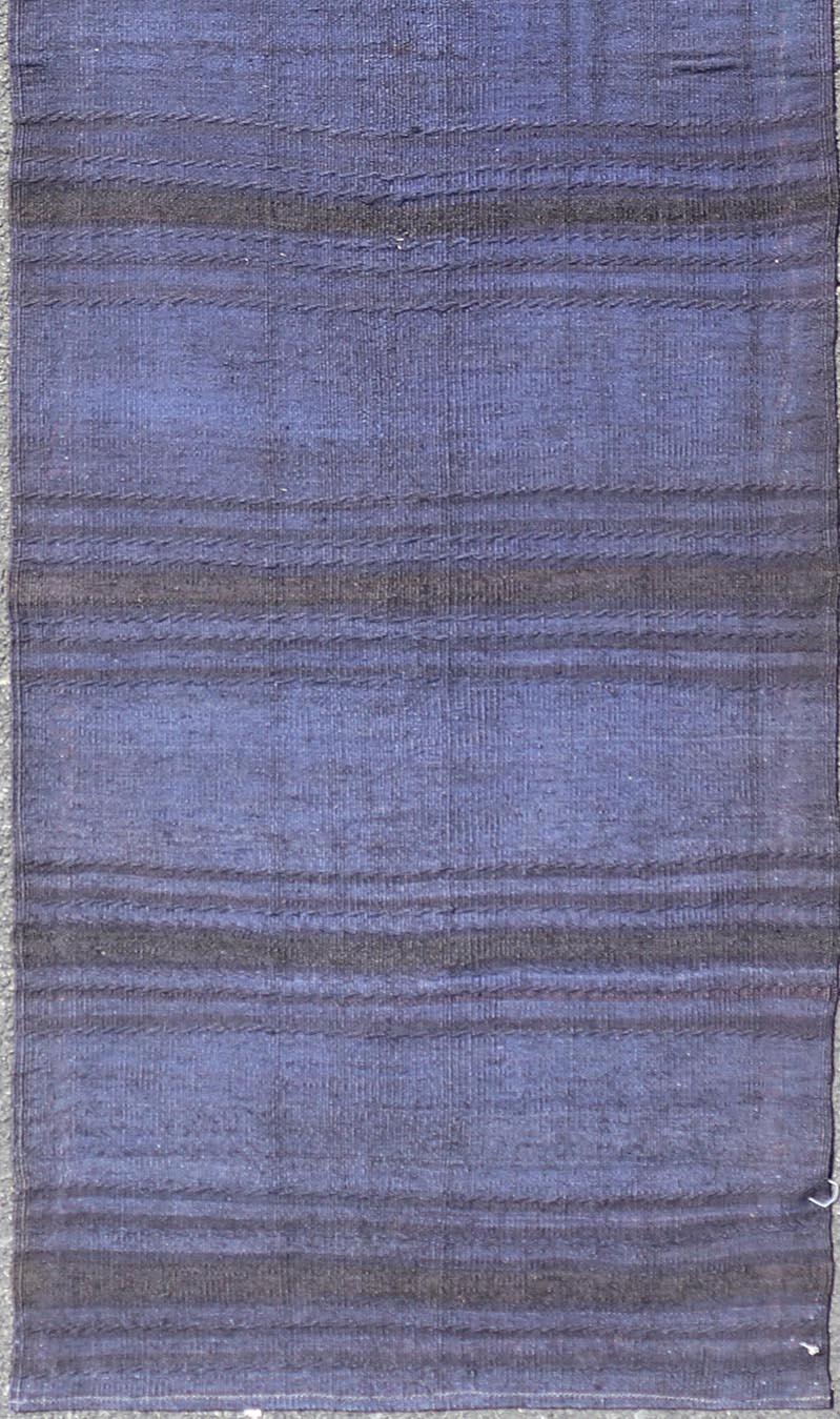 Türkischer Vintage-Kelim-Läufer in Tiefblau und Lila-Ton 2'2 x 7'4 im Angebot 3
