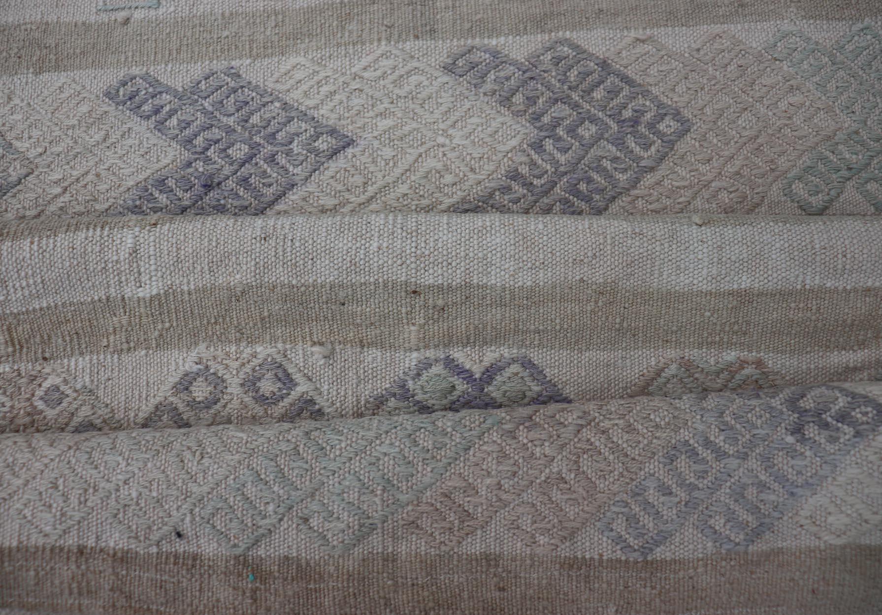Tissé à la main Vintage Turkish Kilim Runner in Soft Gray and Beige Striped Design 2'0 x 13'3 en vente