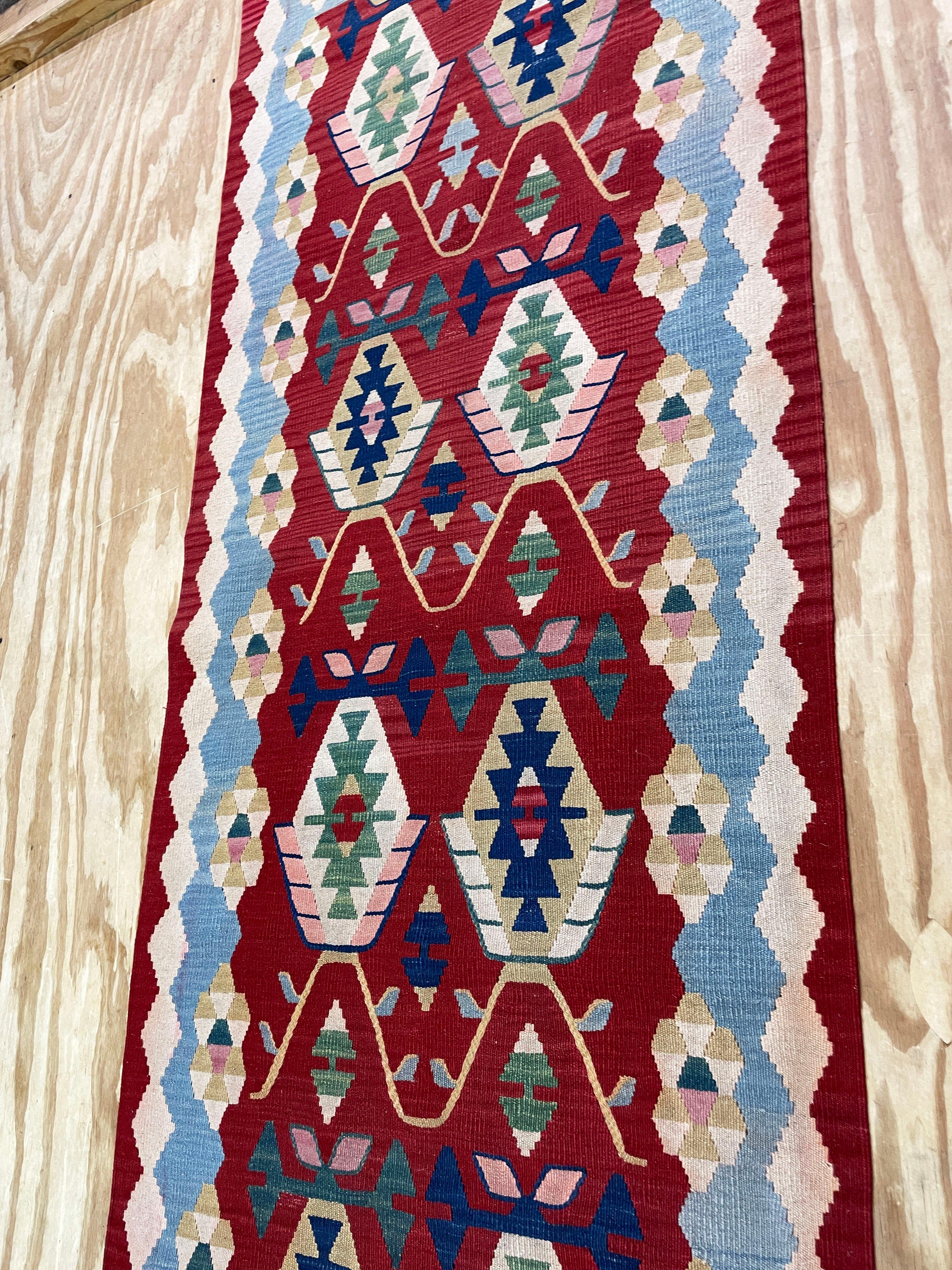 Vintage Turkish Kilim Runner, Nice multi colors In Excellent Condition For Sale In Evanston, IL