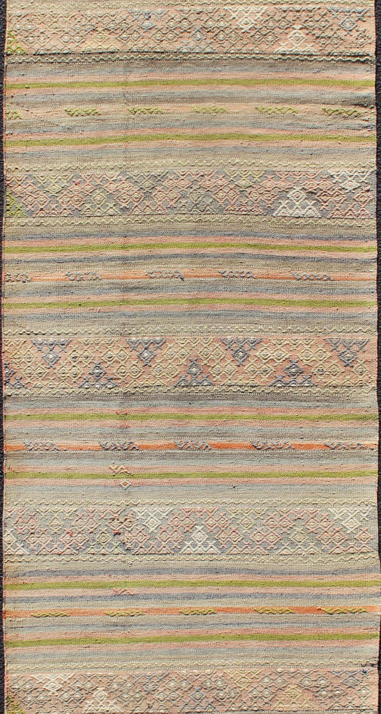 Vintage Turkish Kilim Runner with a Stripe and Modern Design In Good Condition For Sale In Atlanta, GA
