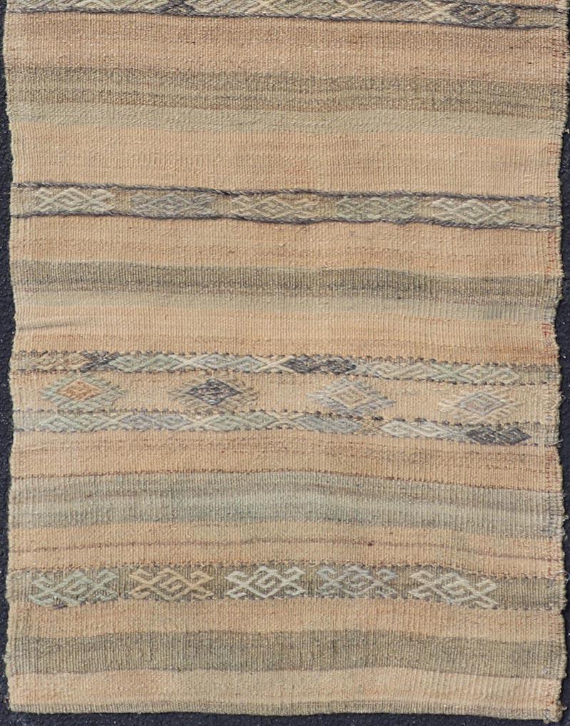 Vintage Turkish Kilim Runner With Earthy Tones and Geometric Designs 2'6 x 6'8 In Good Condition For Sale In Atlanta, GA