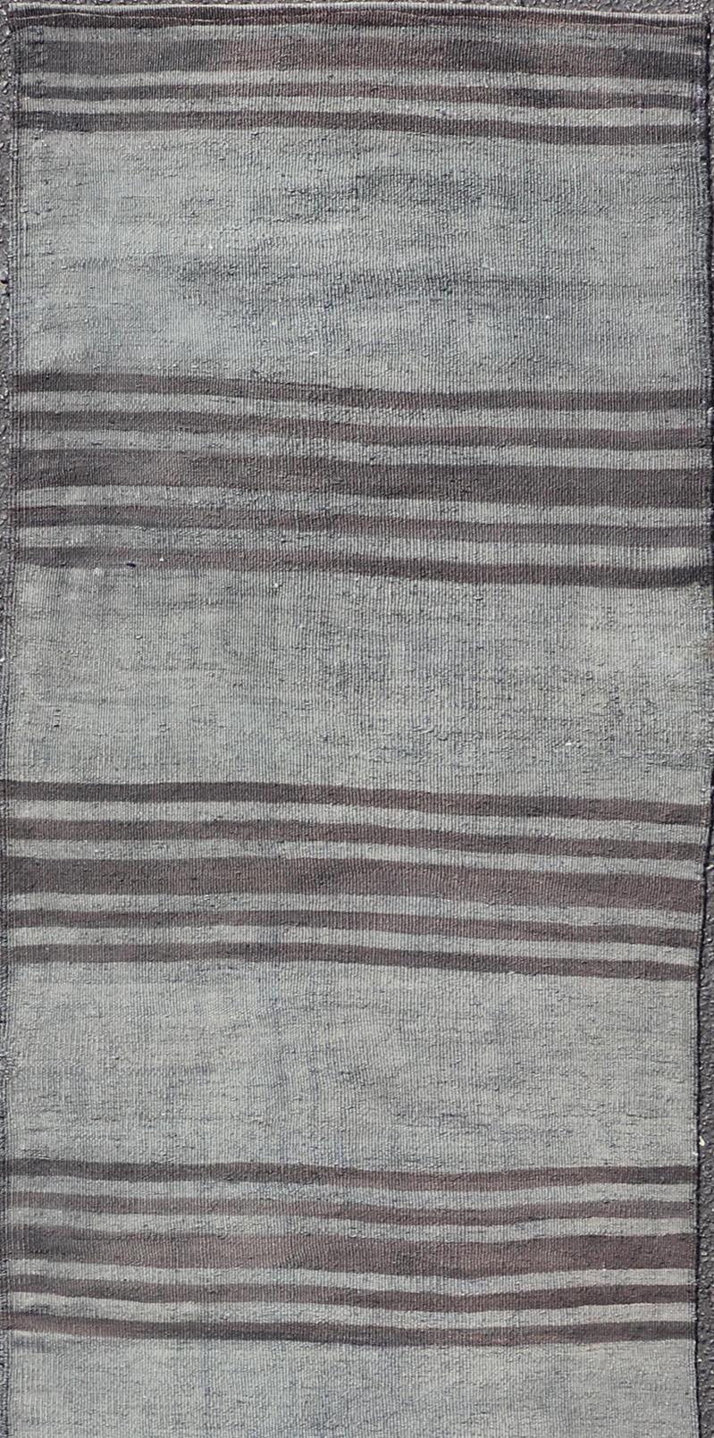 Alfombra Turca Kilim Vintage Con Elegantes Rayas Grises y Marrones 2'4 x 9'3 Lana en venta
