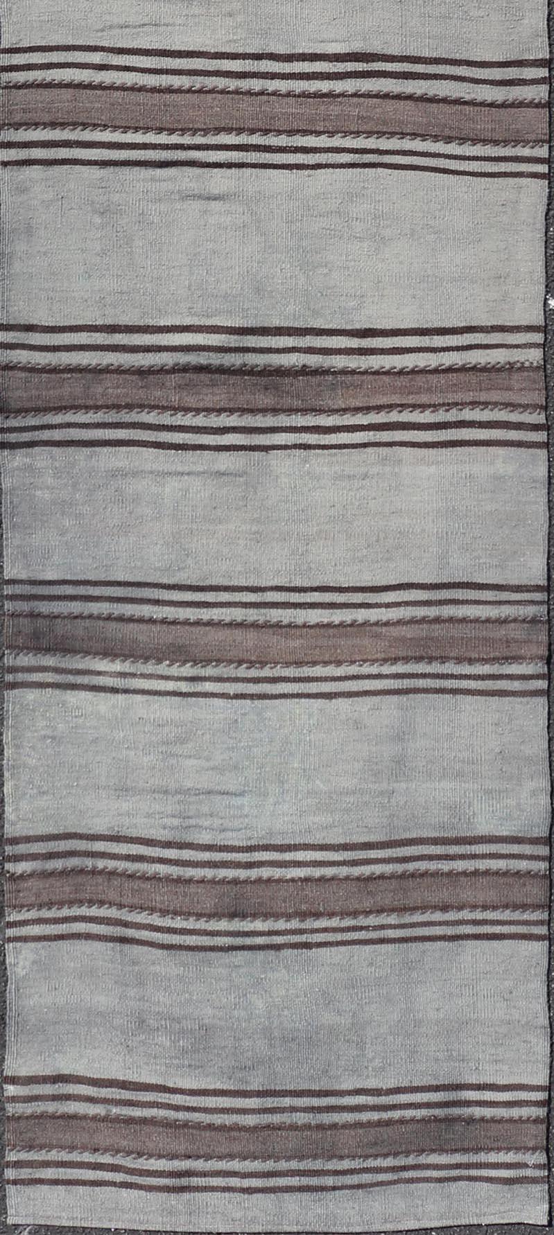 Tessuto a mano Runner Kilim turco vintage a strisce grigie e marroni 2'5 x 10'5 in vendita