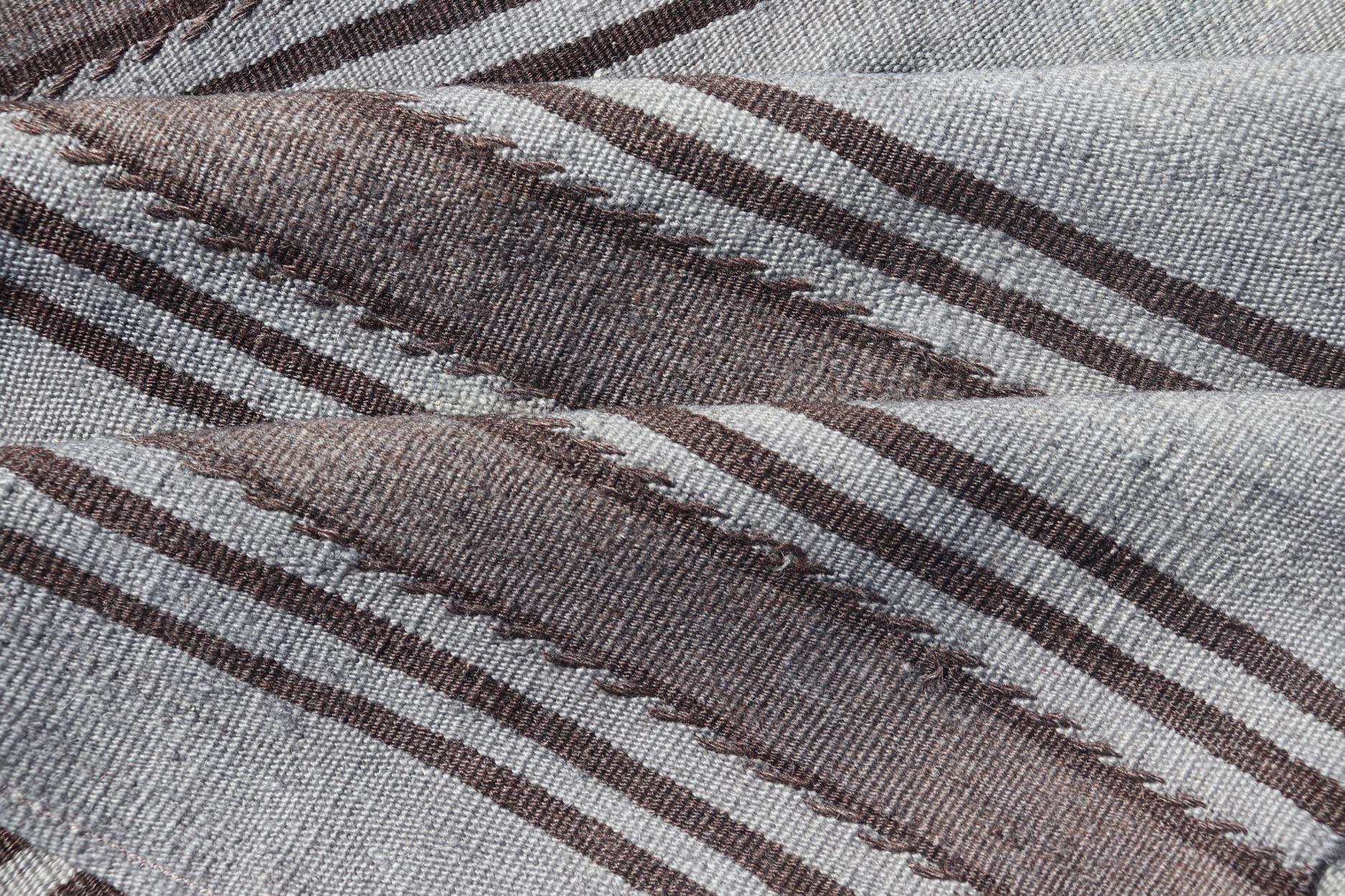 XX secolo Runner Kilim turco vintage a strisce grigie e marroni 2'5 x 10'5 in vendita