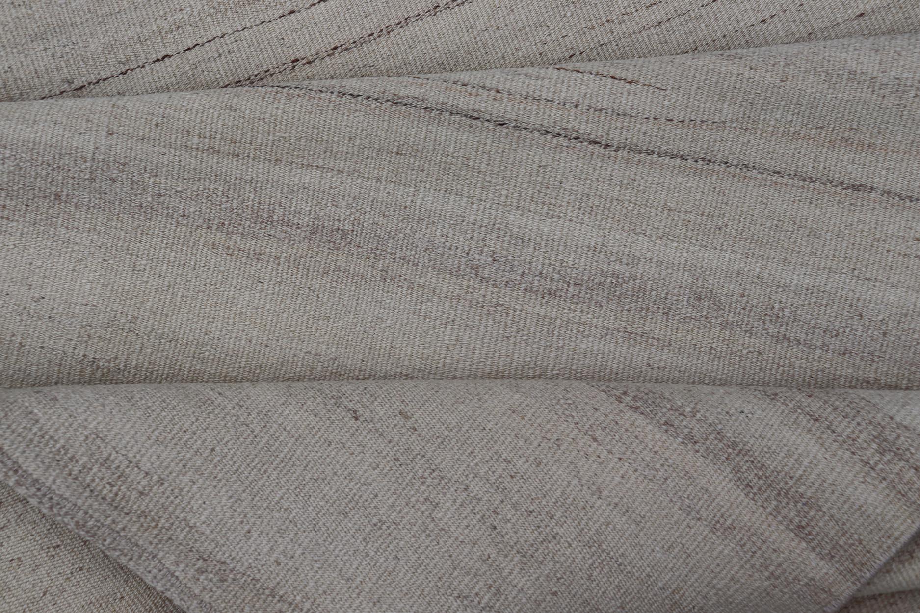 Türkischer Kelim-Läufer im Vintage-Stil mit neutralen Tönen und eleganten Streifen 2'5 x 13'10 im Angebot 2