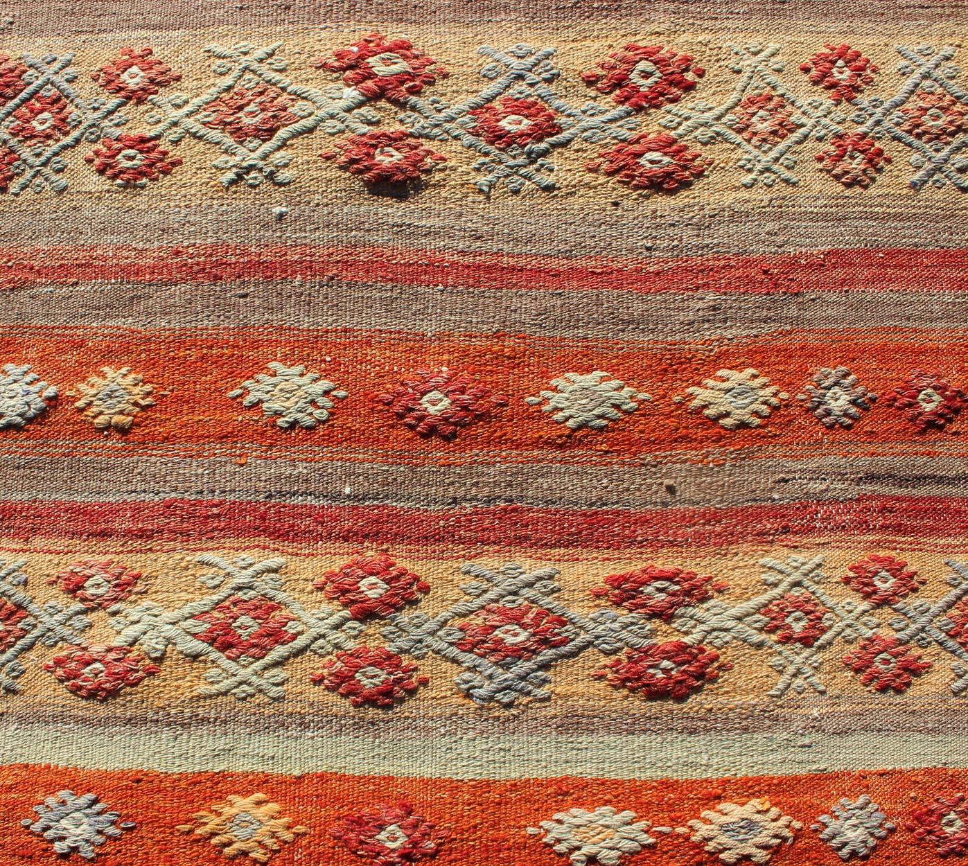 Runner Kilim turco vintage a righe arancioni, taupe e blu tenue2'11 x 11'7 In condizioni buone in vendita a Atlanta, GA