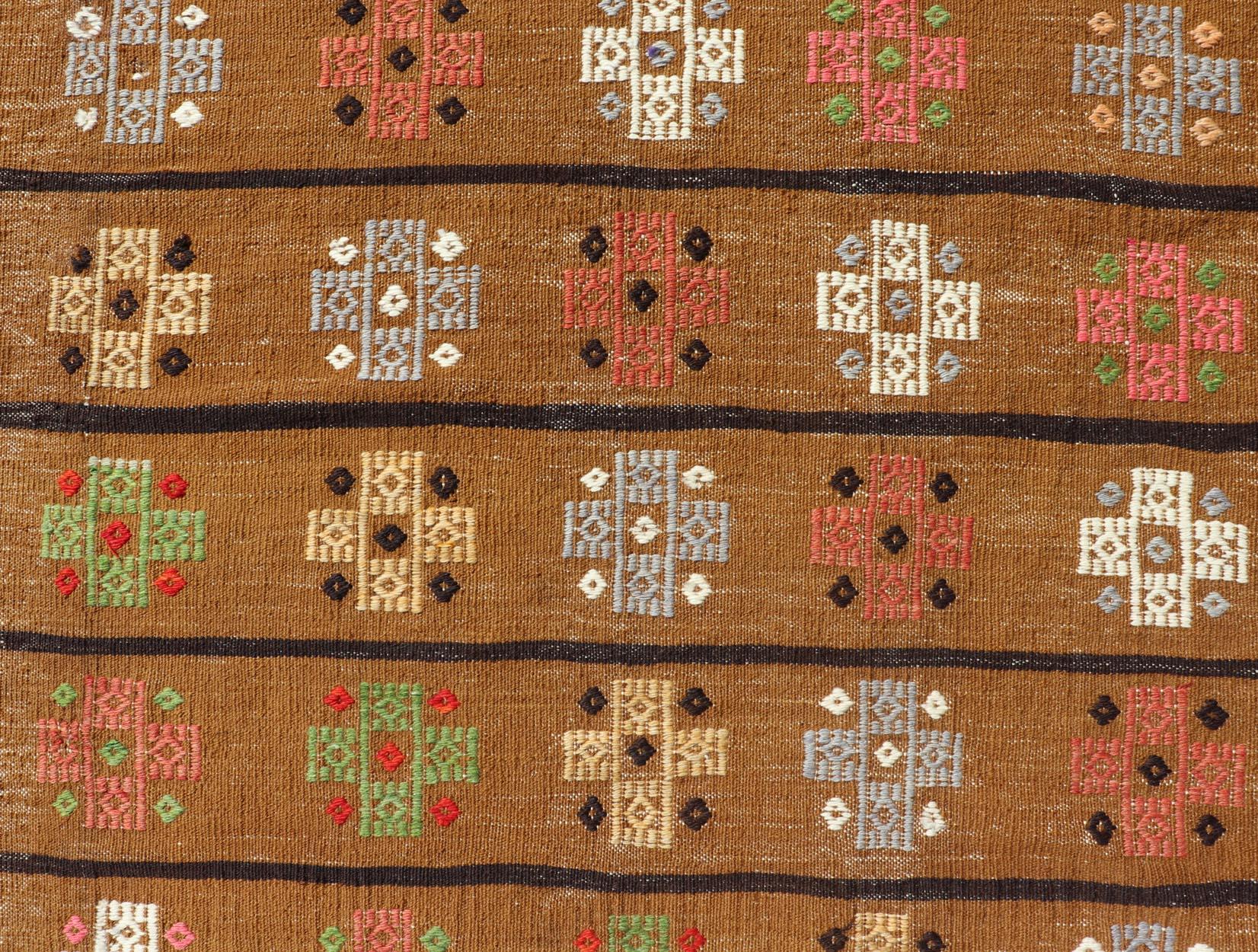 Runner kilim turco vintage con motivi geometrici marrone intenso 3'2 x 8'6 in vendita 1