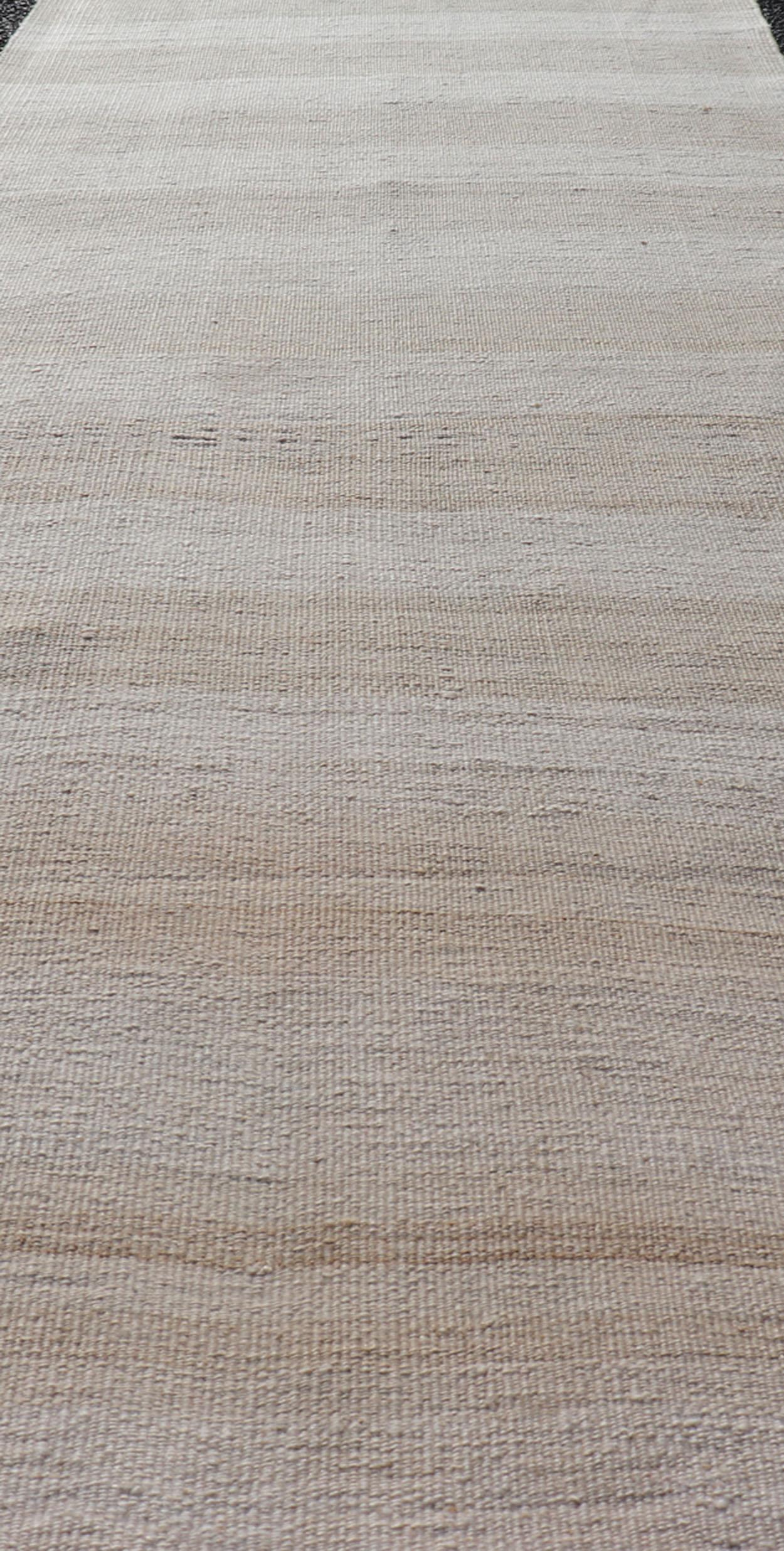 Alfombra Turca Kilim Vintage con Rayas en Taupe Claro y Tonos Neutros en venta 3