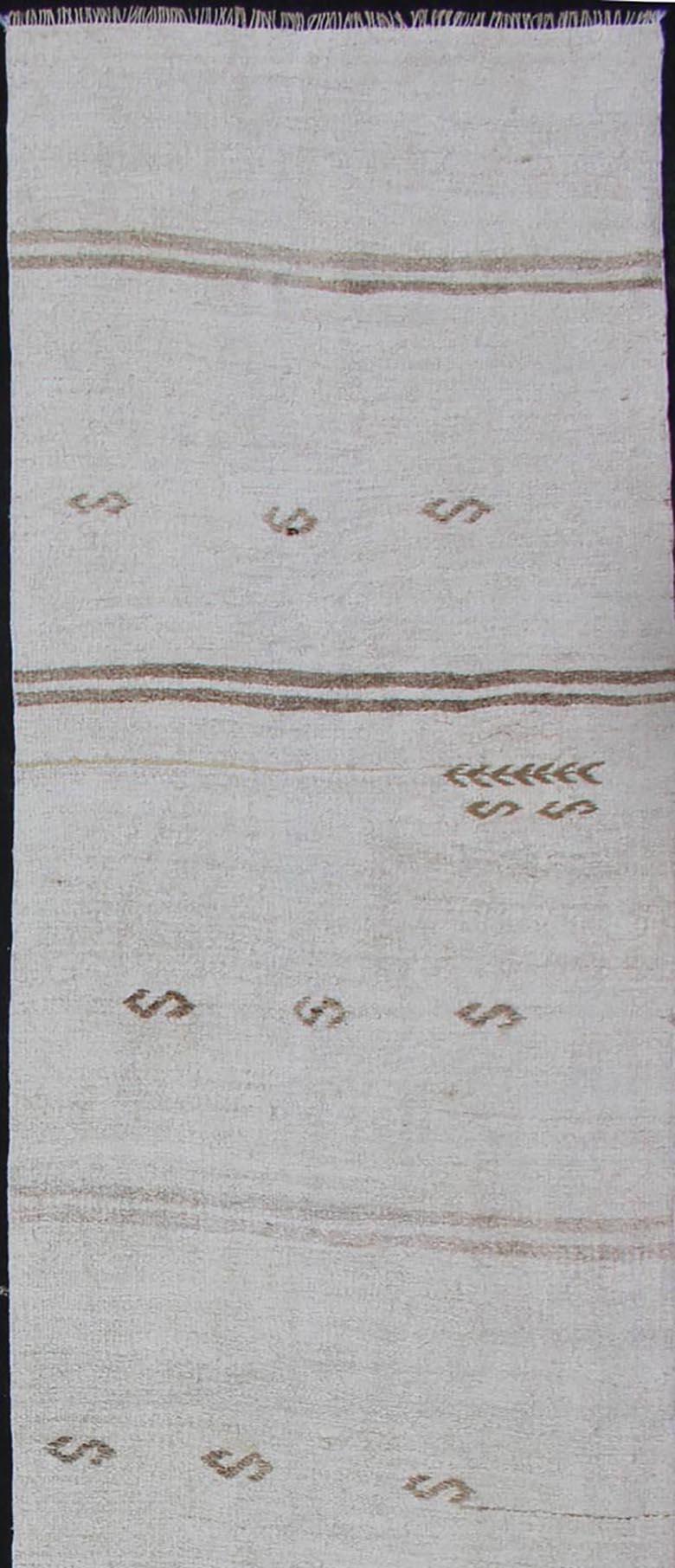 Vintage Turkish Kilim Runner with Stripes in off White & Light Brown In Good Condition For Sale In Atlanta, GA