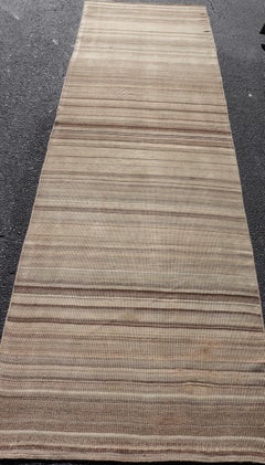 Runner Kilim turco vintage con design a strisce in beige caldo e marrone morbido