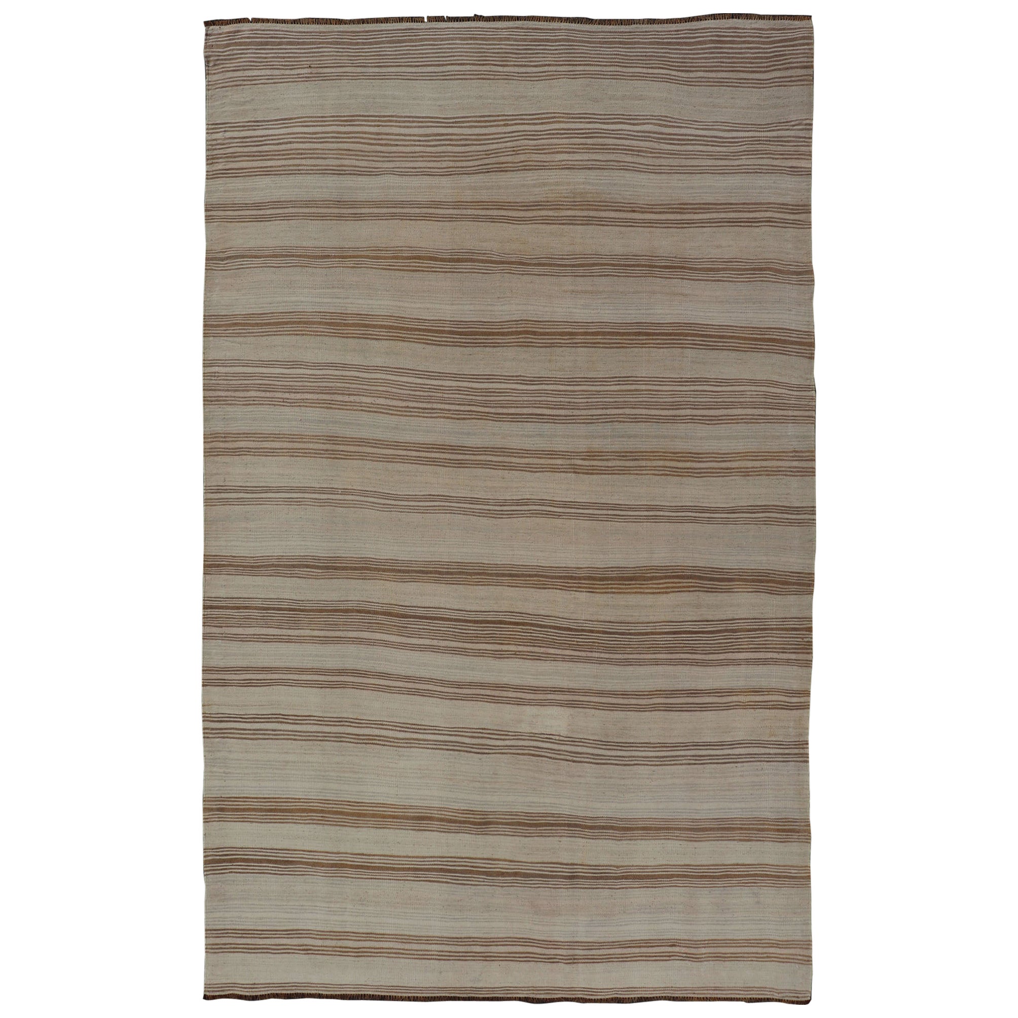 Türkischer Vintage-Kilim mit horizontalen Streifen in Tan, Brown und Grau