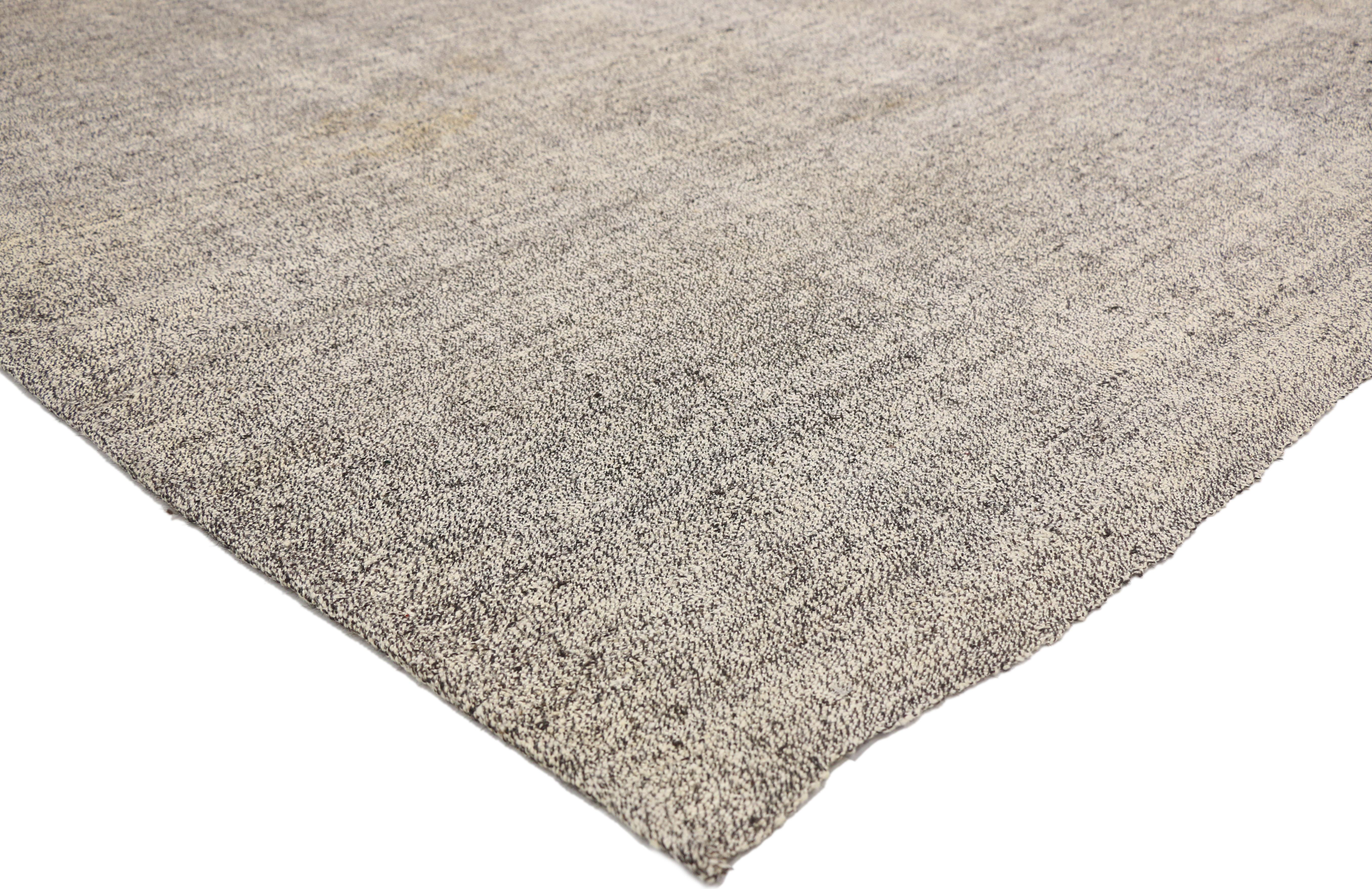 74139 Vintage Turkish Kilim Rug with Minimalist Industrial Style, Flatweave Kilim Rug 07’00 x 10’02. This vintage Turkish kilim rug is a beautiful marriage of modern industrial and fresh, contemporary form. Natural wool with goat hair and hemp
