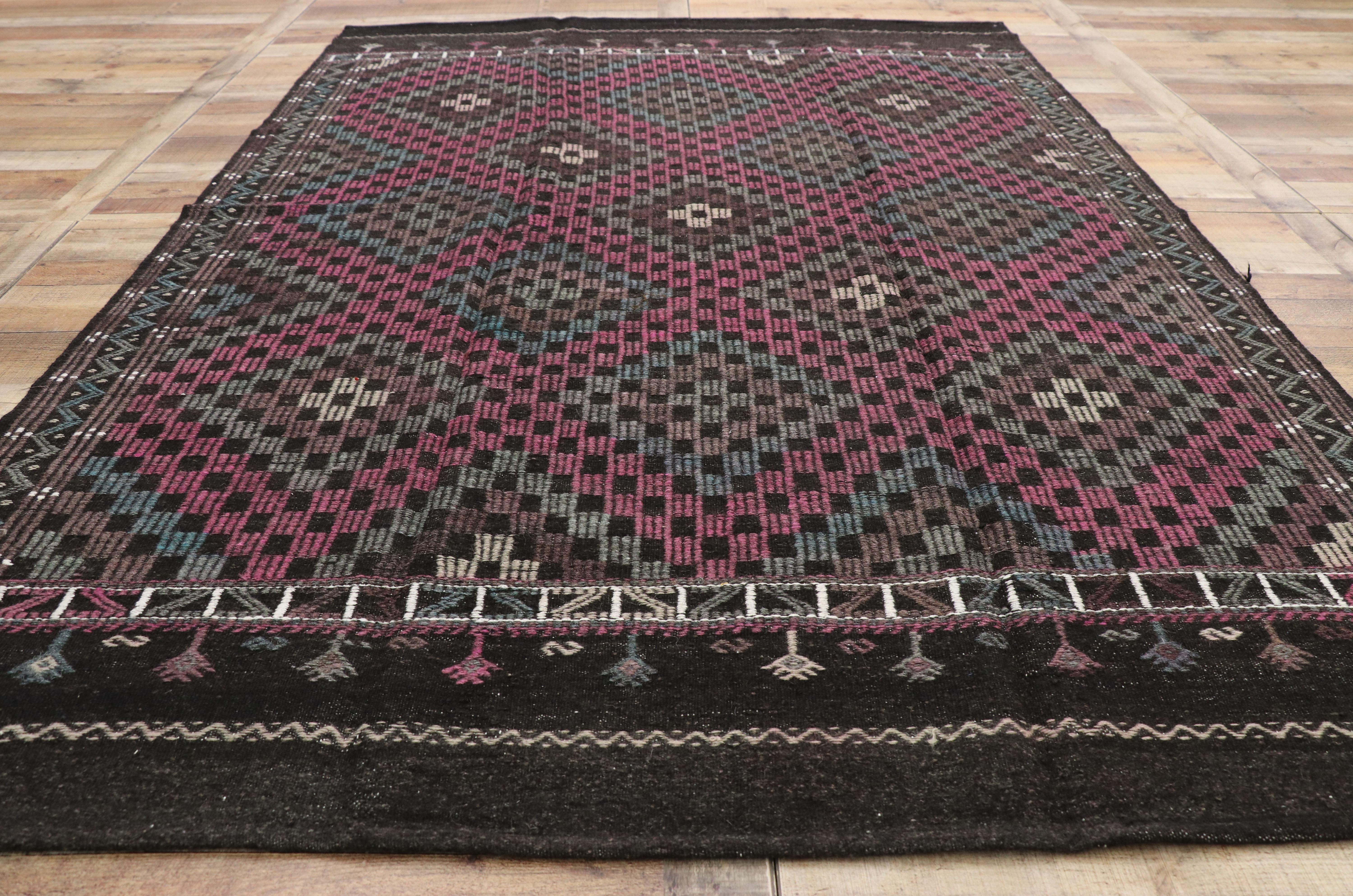 Tapis Kilim turc vintage avec style industriel féminin, tapis Kilim tissé à plat en vente 1