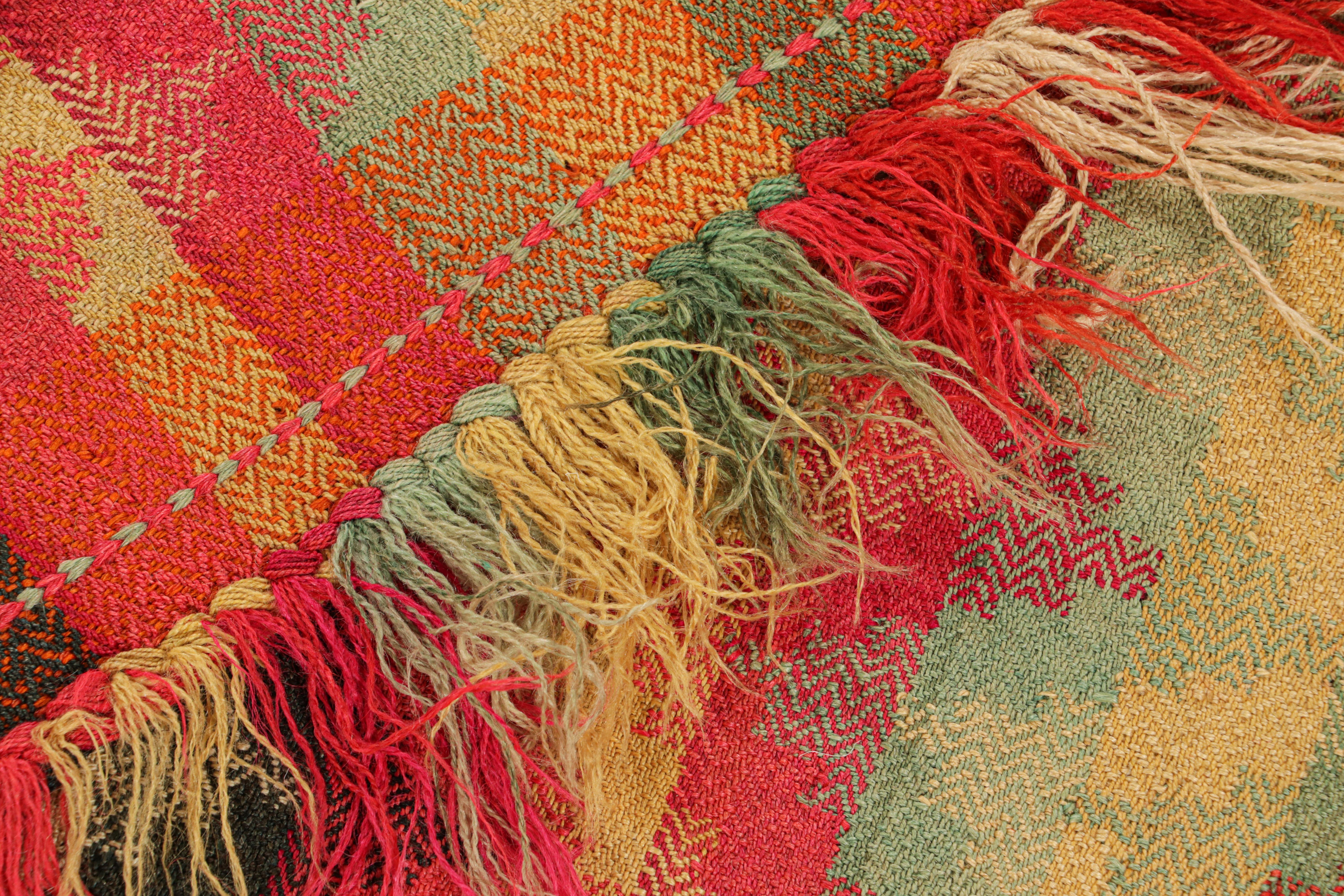 Lana Kilim turco d'epoca con strisce e chevron policromatici, da Rug & Kilim in vendita