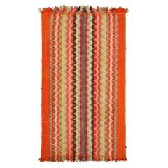 Türkischer Vintage-Kilim mit polychromen Chevrons & Streifen, von Rug & Kilim