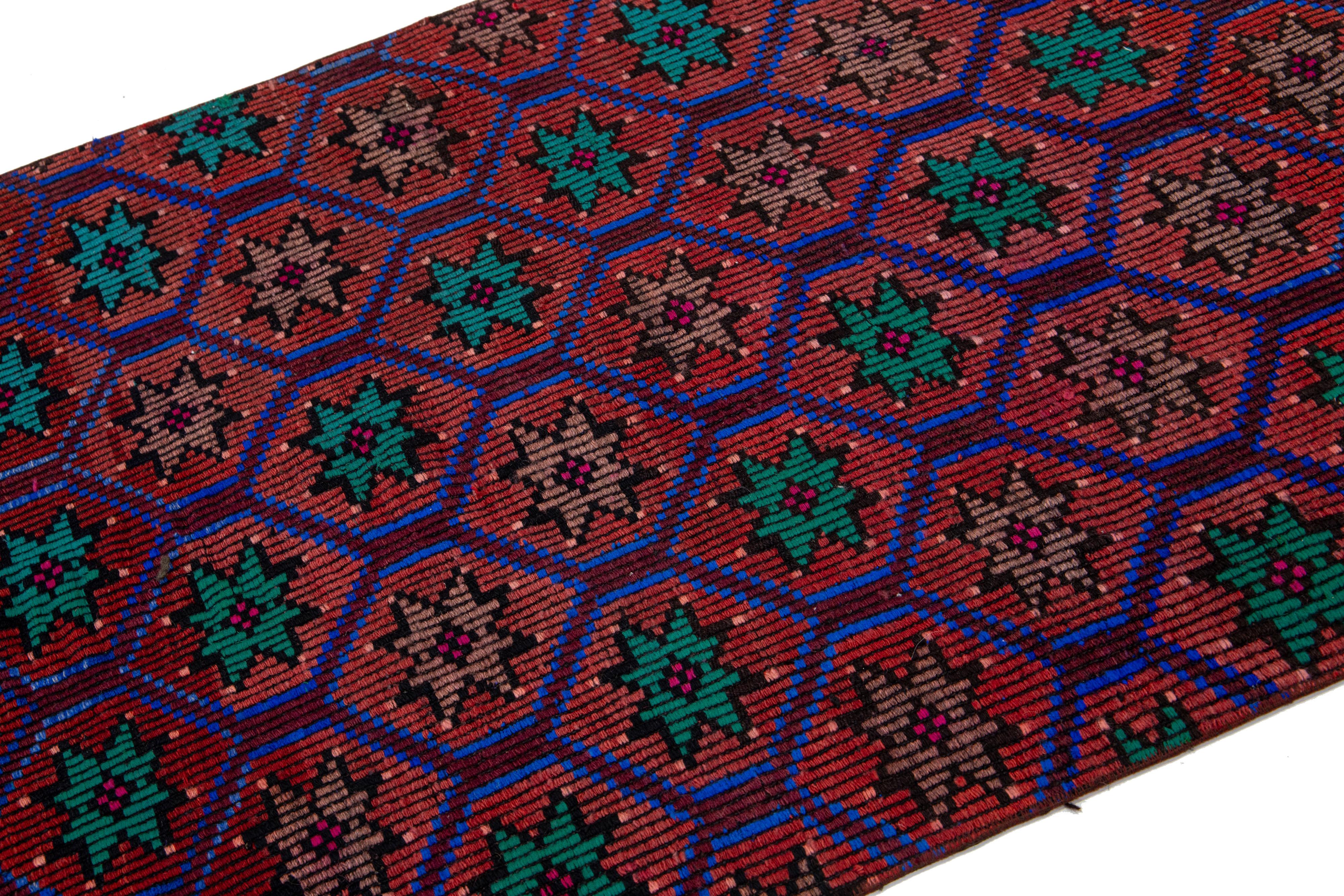 Noué à la main Tapis turc Kilim vintage en laine rouille avec motif géométrique en vente