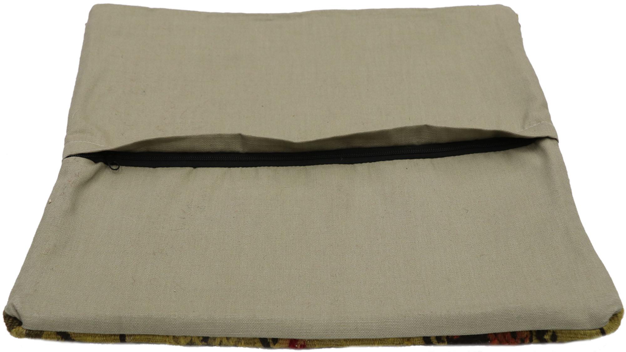 Vintage Turkish Kilim Wool Rug Pillow Cover In Good Condition For Sale In Dallas, TX