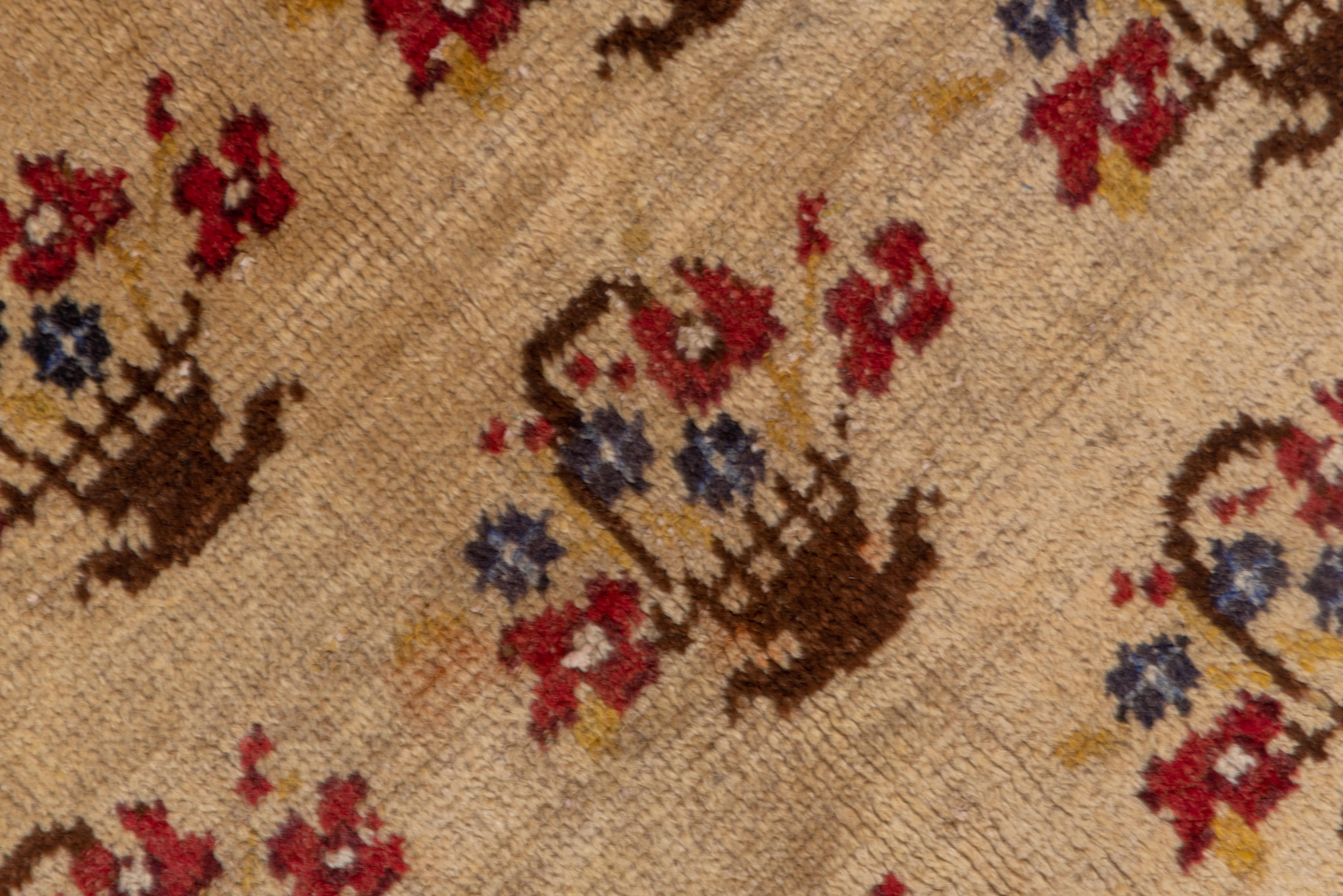Noué à la main Vieux tapis de galerie turc Konya:: motif floral à l'envers en vente