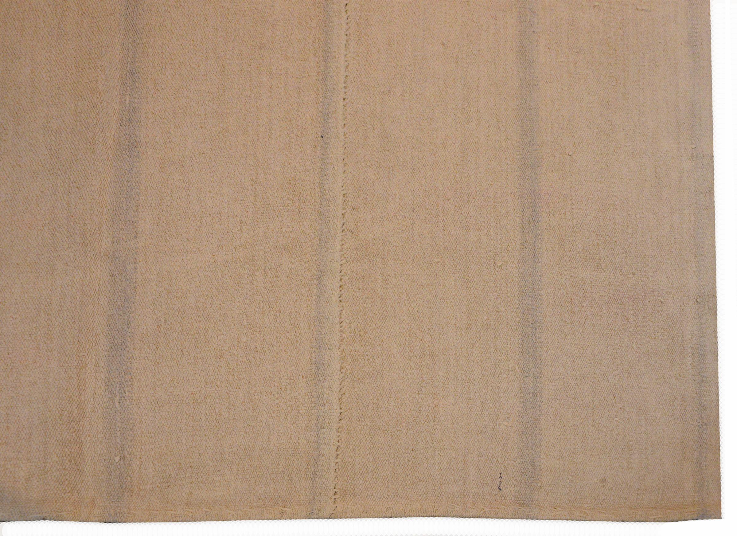 Türkischer Konya-Kilim-Teppich, Vintage im Zustand „Gut“ im Angebot in Chicago, IL