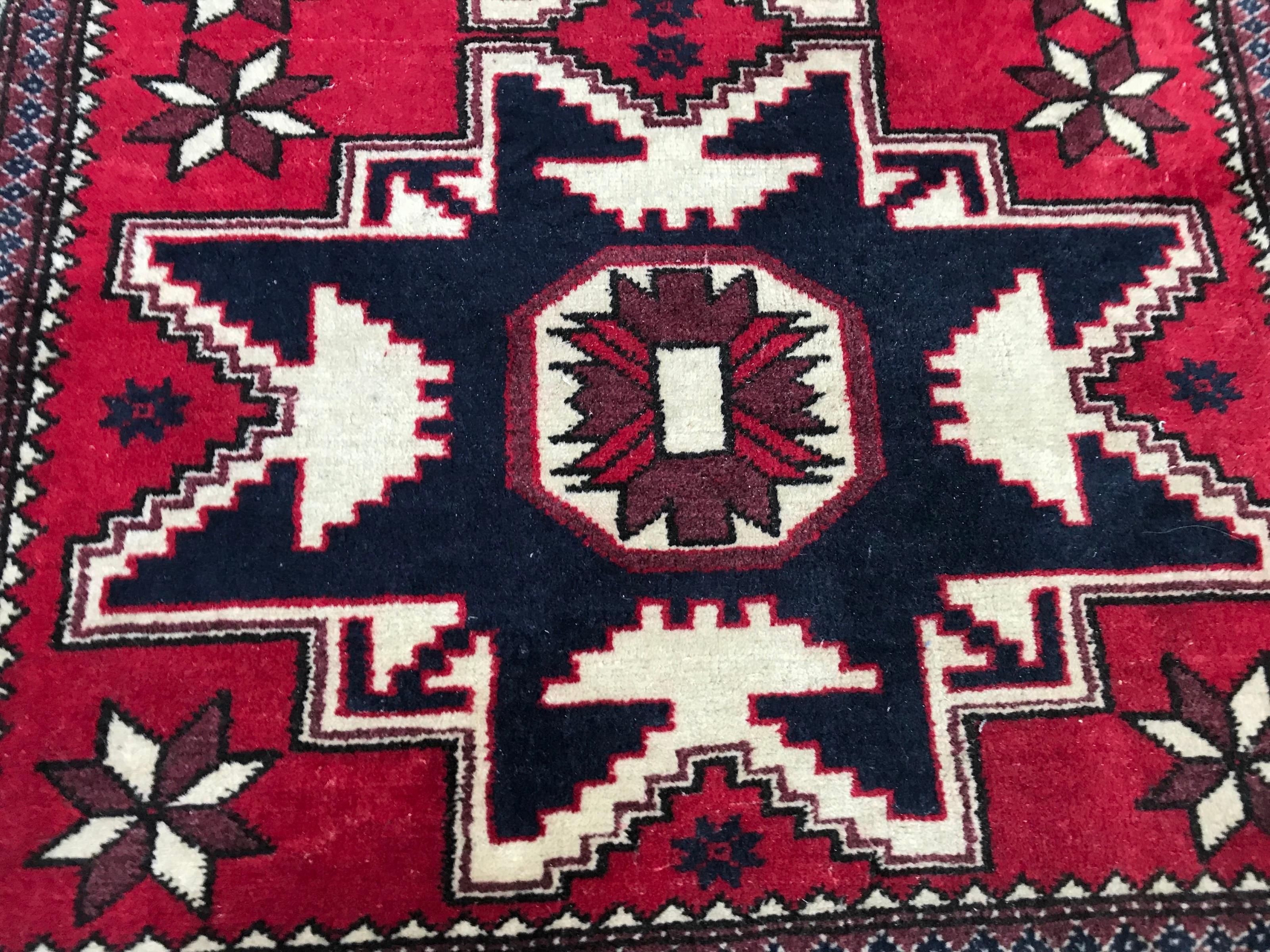 Magnifique tapis turc Konya de la fin du 20e siècle, en velours de laine sur une base de laine.