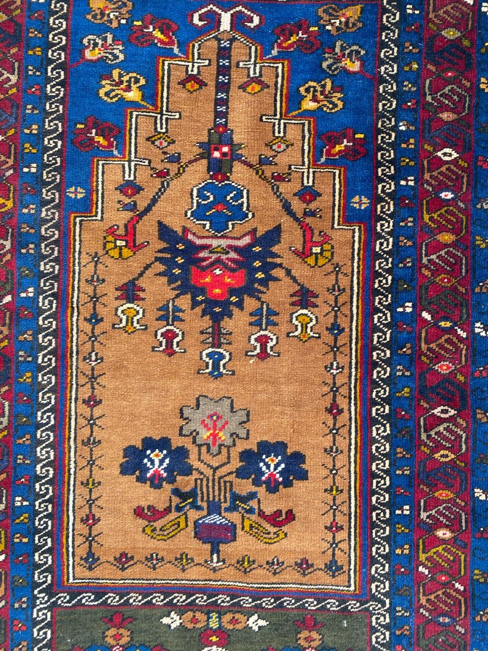 Beautiful midcentury Anatolian prayer rug with nice geometrical design and beautiful colors, entirely hand knotted with wool velvet on wool foundation.

✨✨✨
