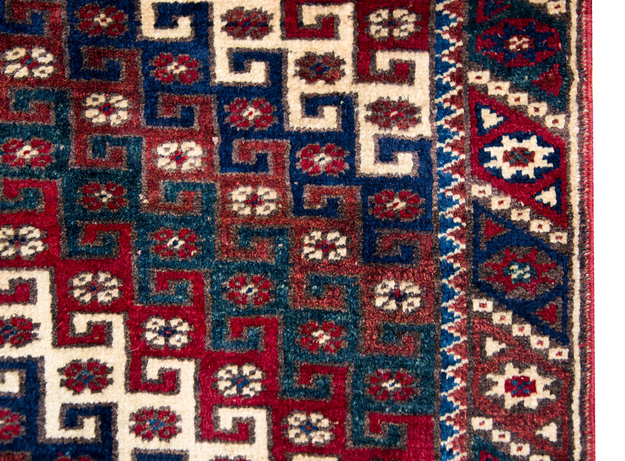 Noué à la main Tapis turc vintage de Konya en vente