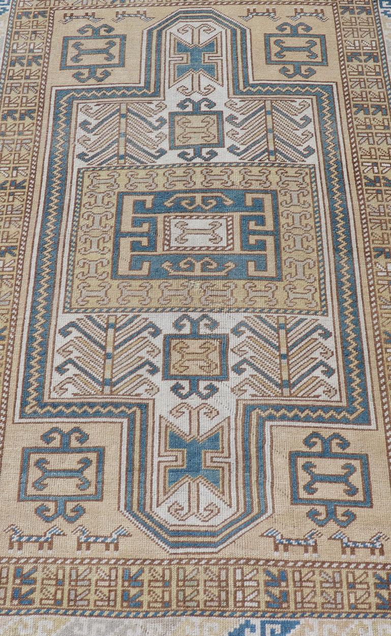 Tappeto vintage Oushak a medaglioni turchi in blu, moka e taupe  3'5