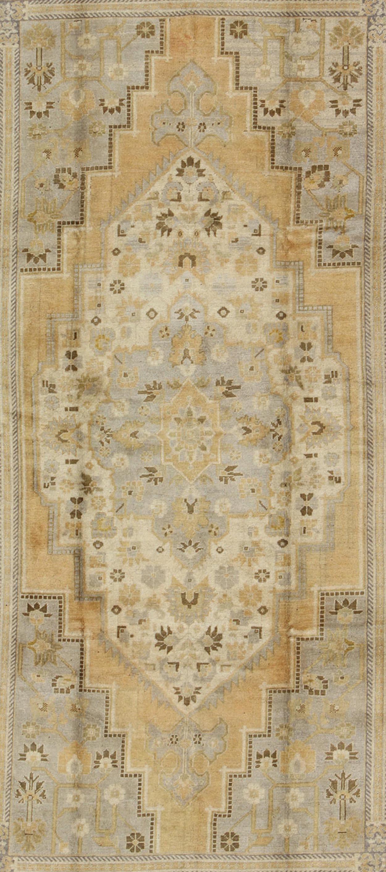 Vintage Turkish Medallion Oushak Rug in Gold, Taupe, Cream and Cocoa For Sale 1