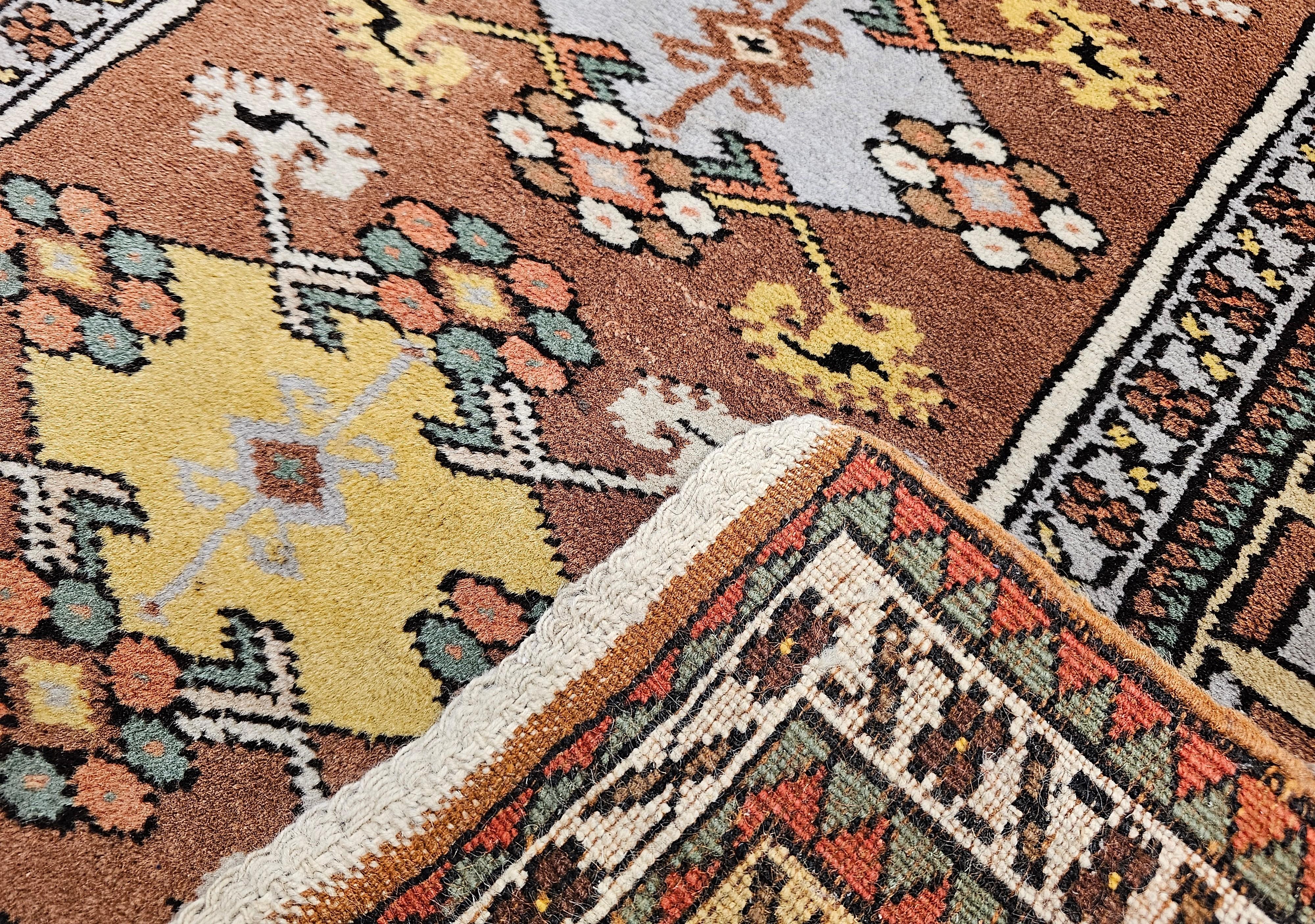 Alfombra turca vintage Melas Prayer en marrón chocolate, amarillo mantequilla y marfil en venta 7
