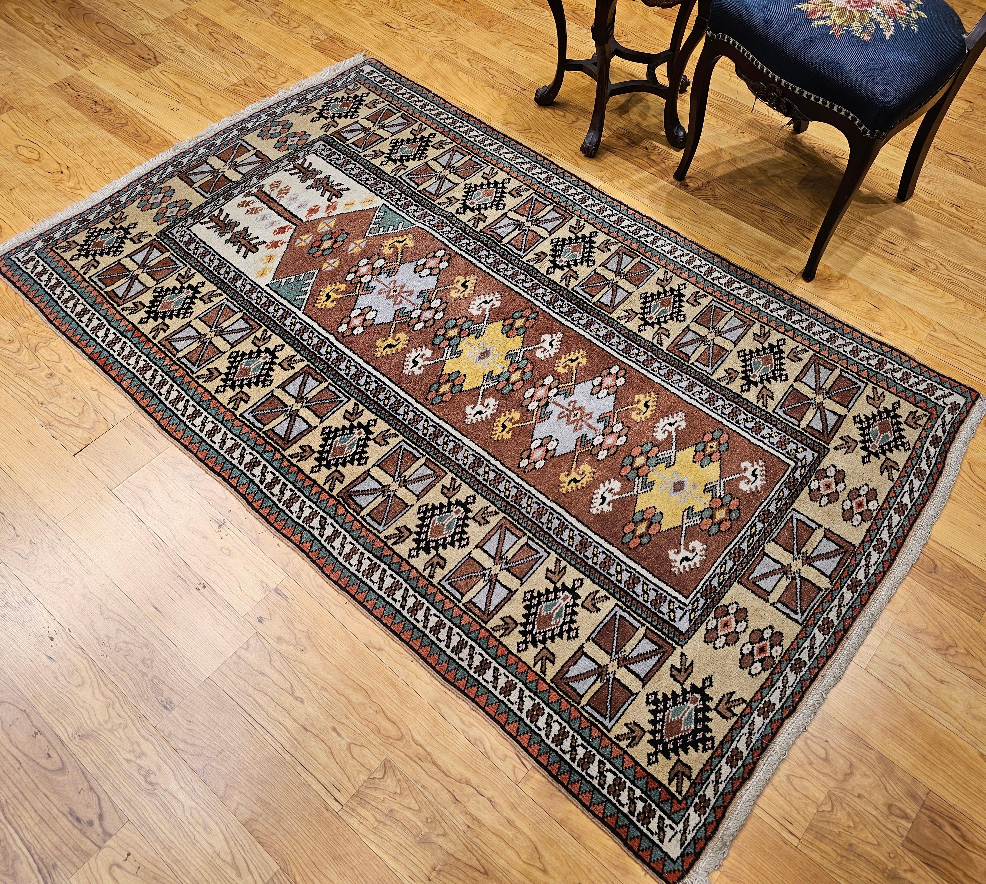 Alfombra turca vintage Melas Prayer en marrón chocolate, amarillo mantequilla y marfil en venta 8