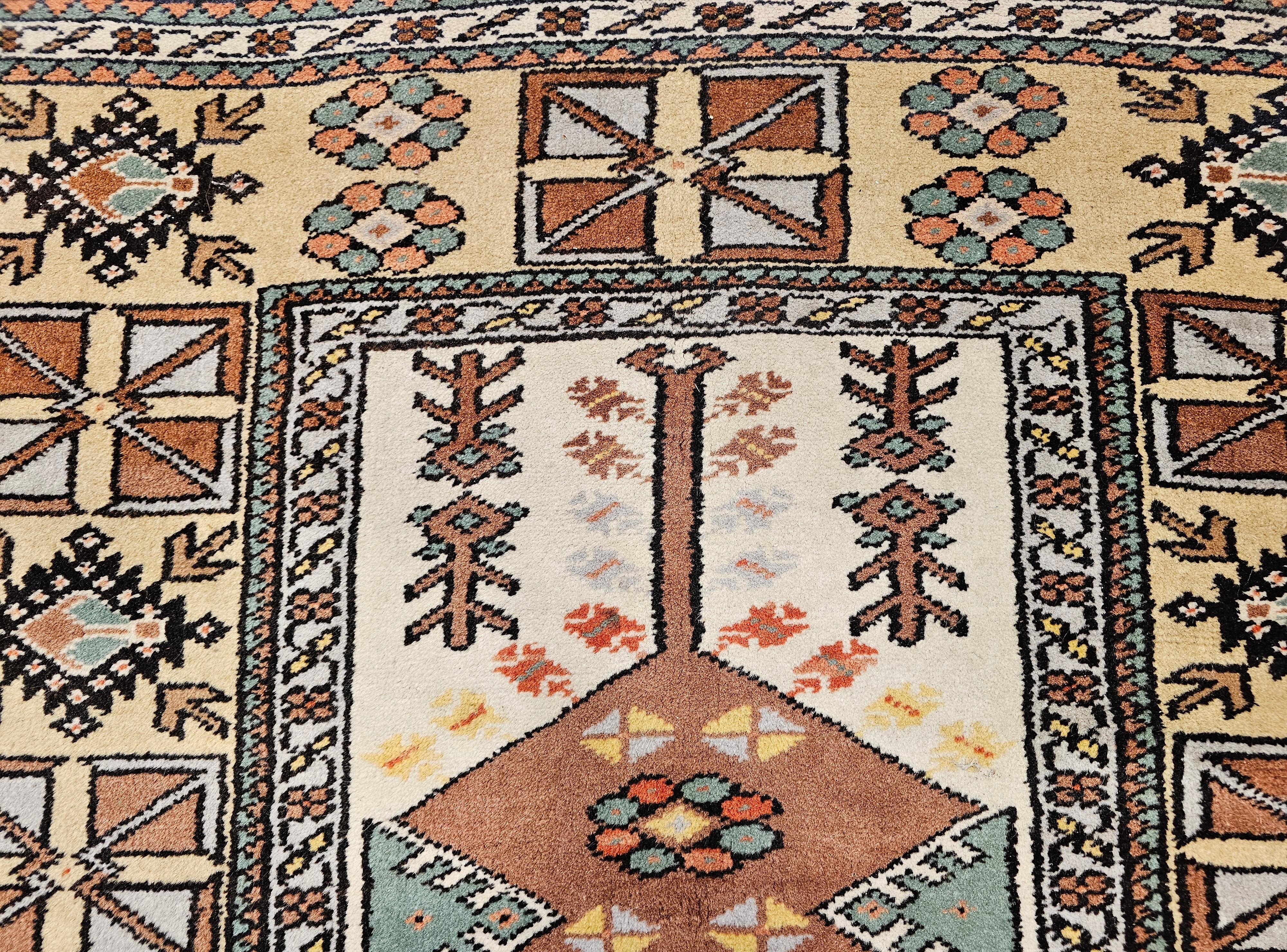 Alfombra turca vintage Melas Prayer en marrón chocolate, amarillo mantequilla y marfil siglo XX en venta